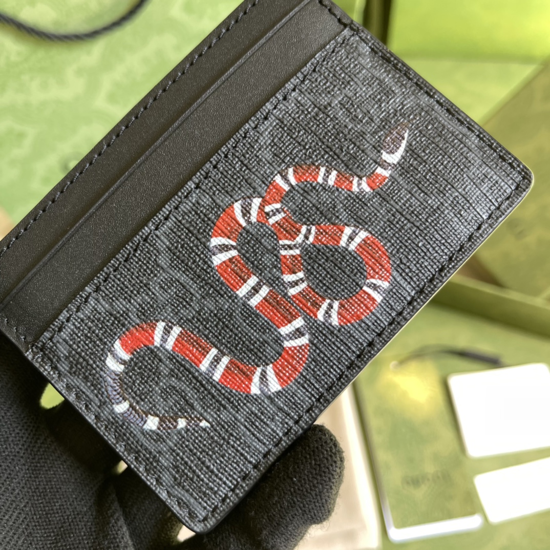 G*u*i wallet-10*7.5cm