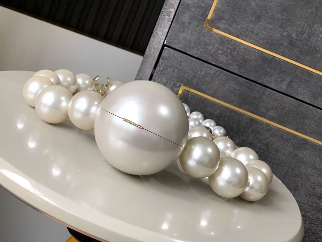 Ch@nel pearl ball bag