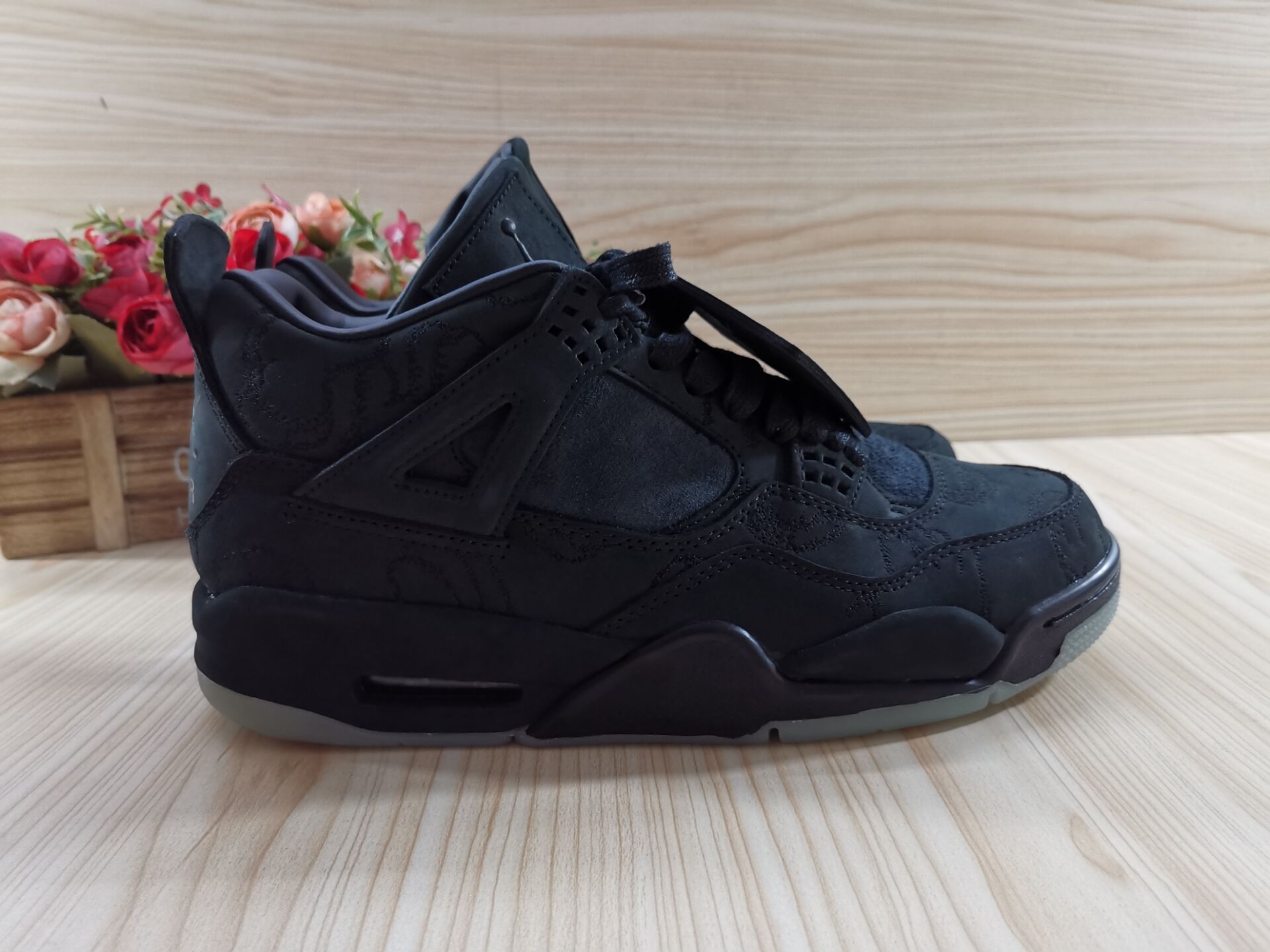 AIR JORDAN 4 RETRO KAWS "KAWS" 930155-001