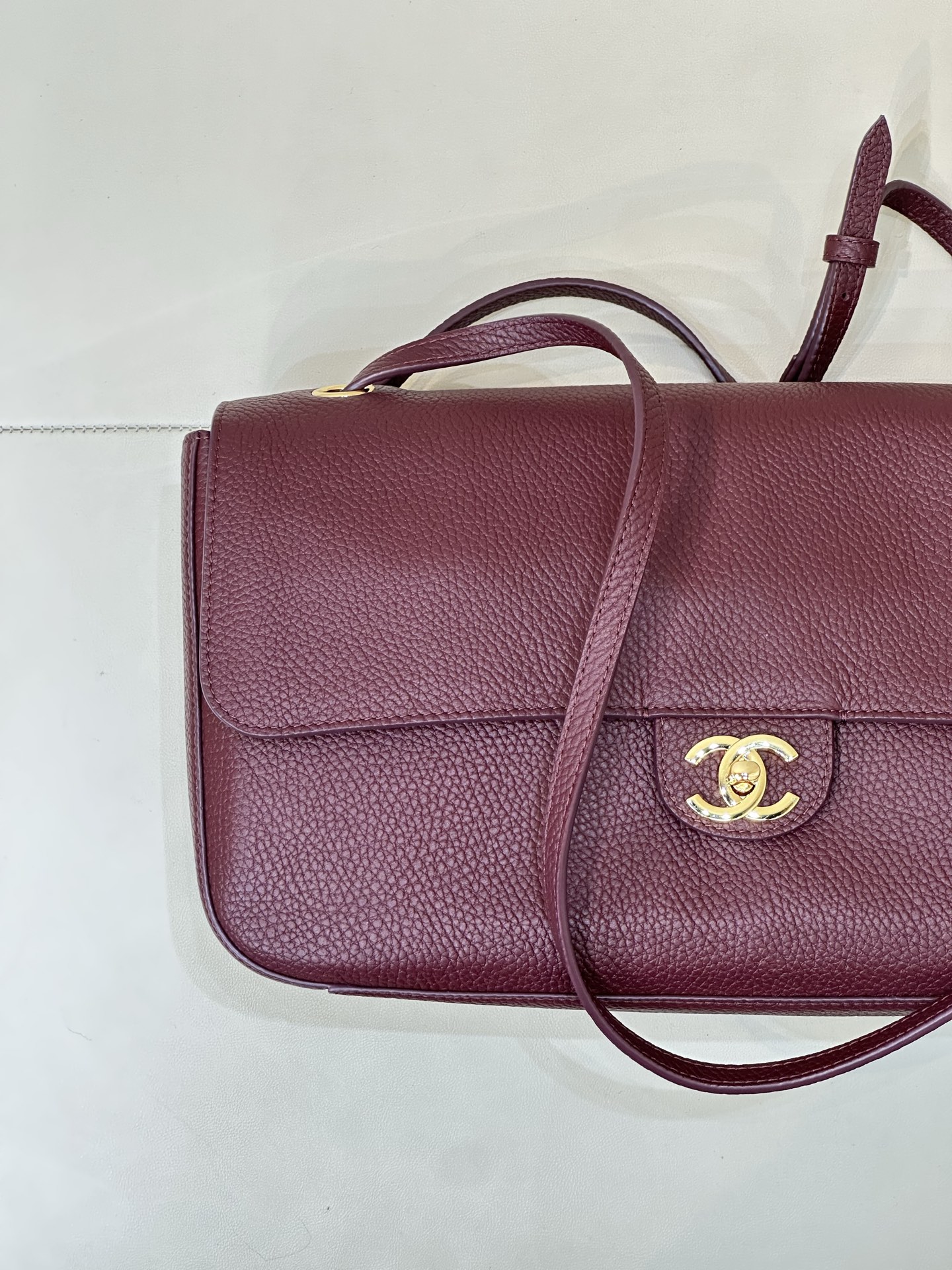 Cha*nel Grained Calfskin Small Souplissimo Maxi Flap-32CM
