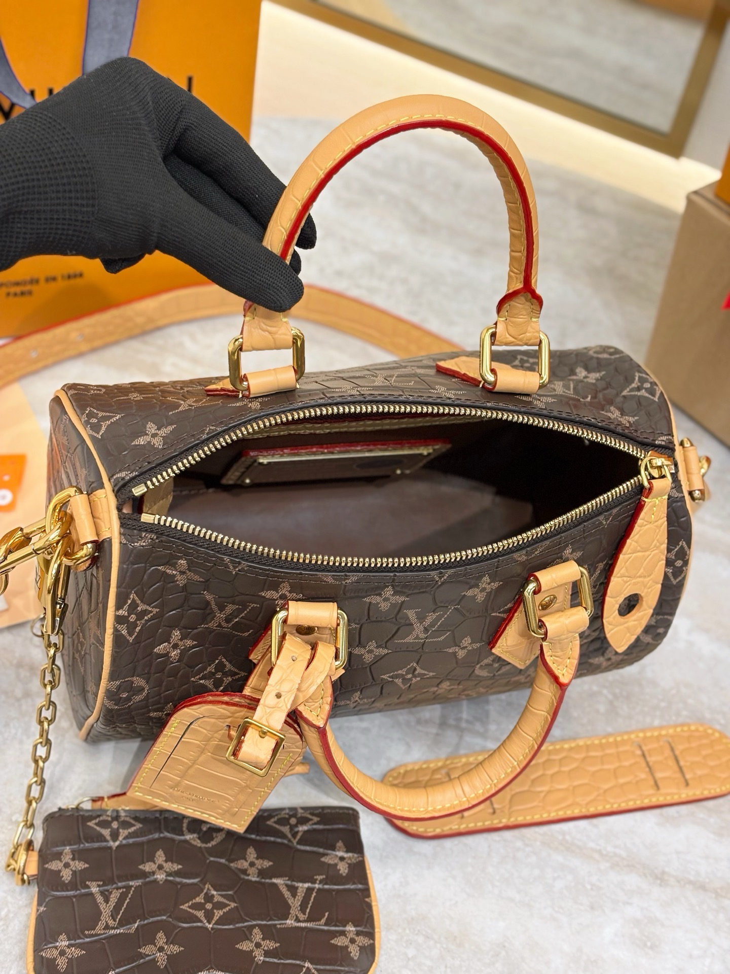 l0vis Vvtt0n speedy p9 bandoulière 25-25x 19 x 15cm