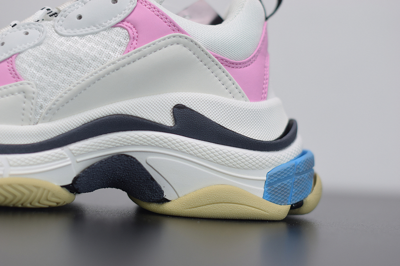 Ba*len*cia*ga triple s