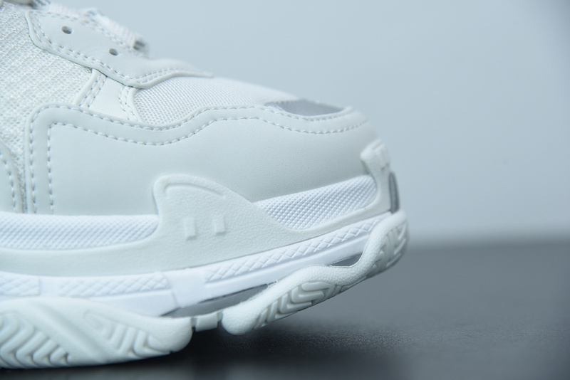 Ba*len*cia*ga triple s