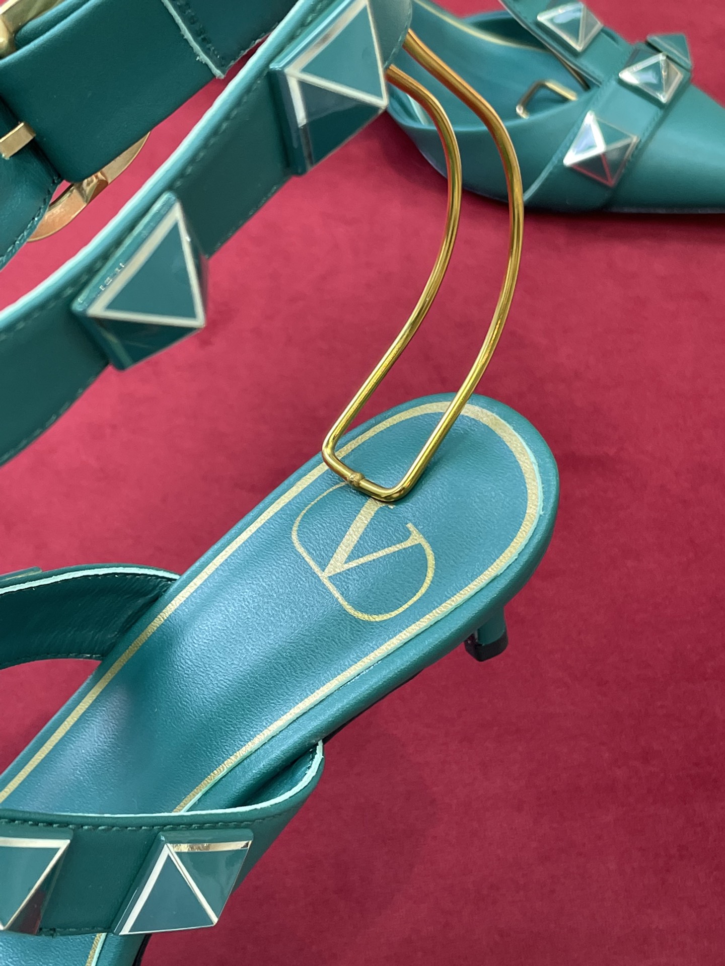 Va1e*ntin0 2022ss heels(size:35-42)