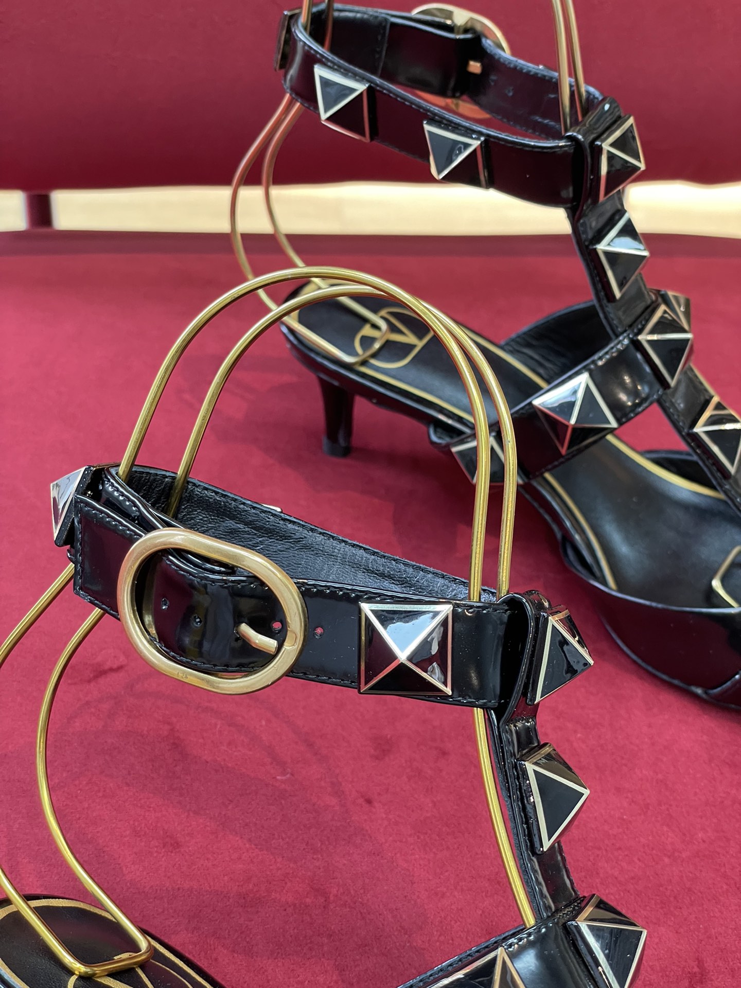 Va1e*ntin0 2022ss heels(size:35-42)