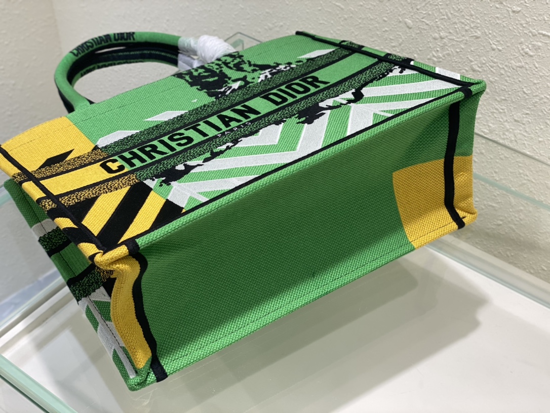 D*or small book tote-36.5cm