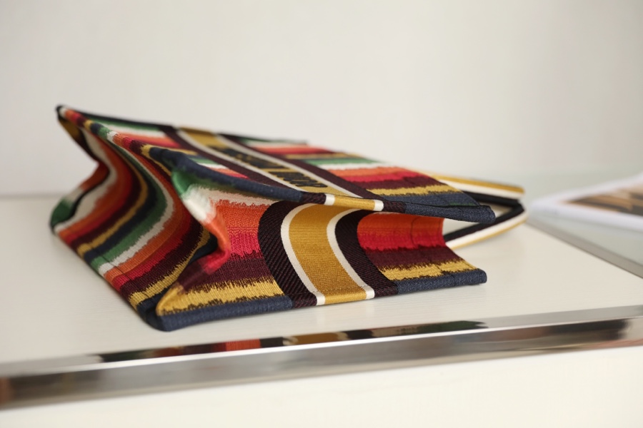 D*or small book tote-36.5cm