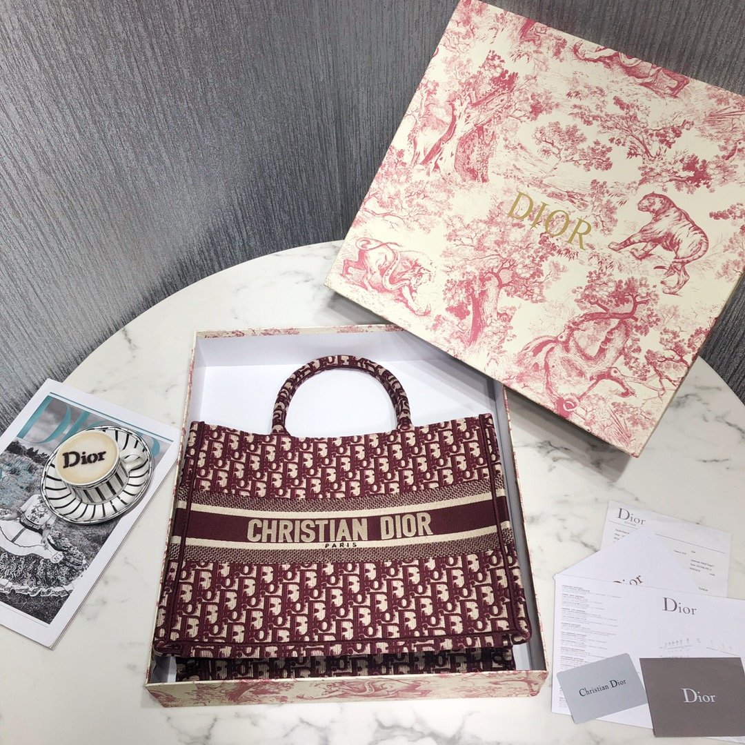 D*or small book tote-36.5cm