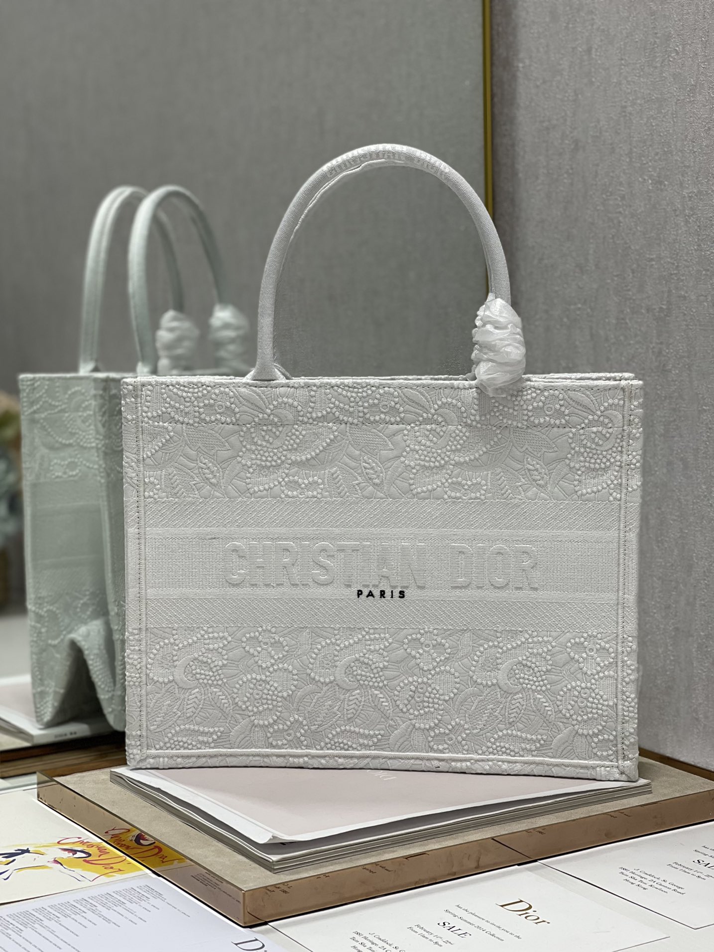 D*or small book tote-36*28cm