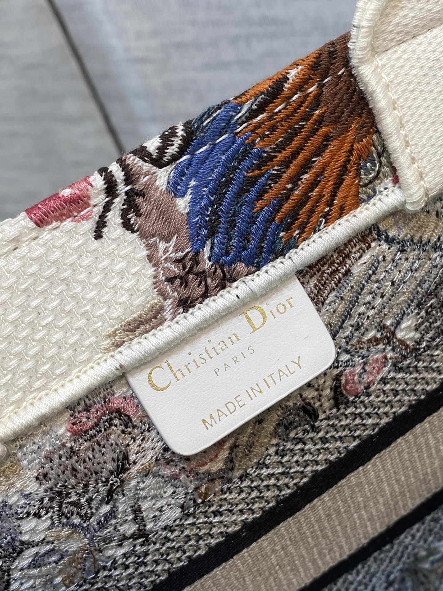 D*or small book tote-26*8*22cm