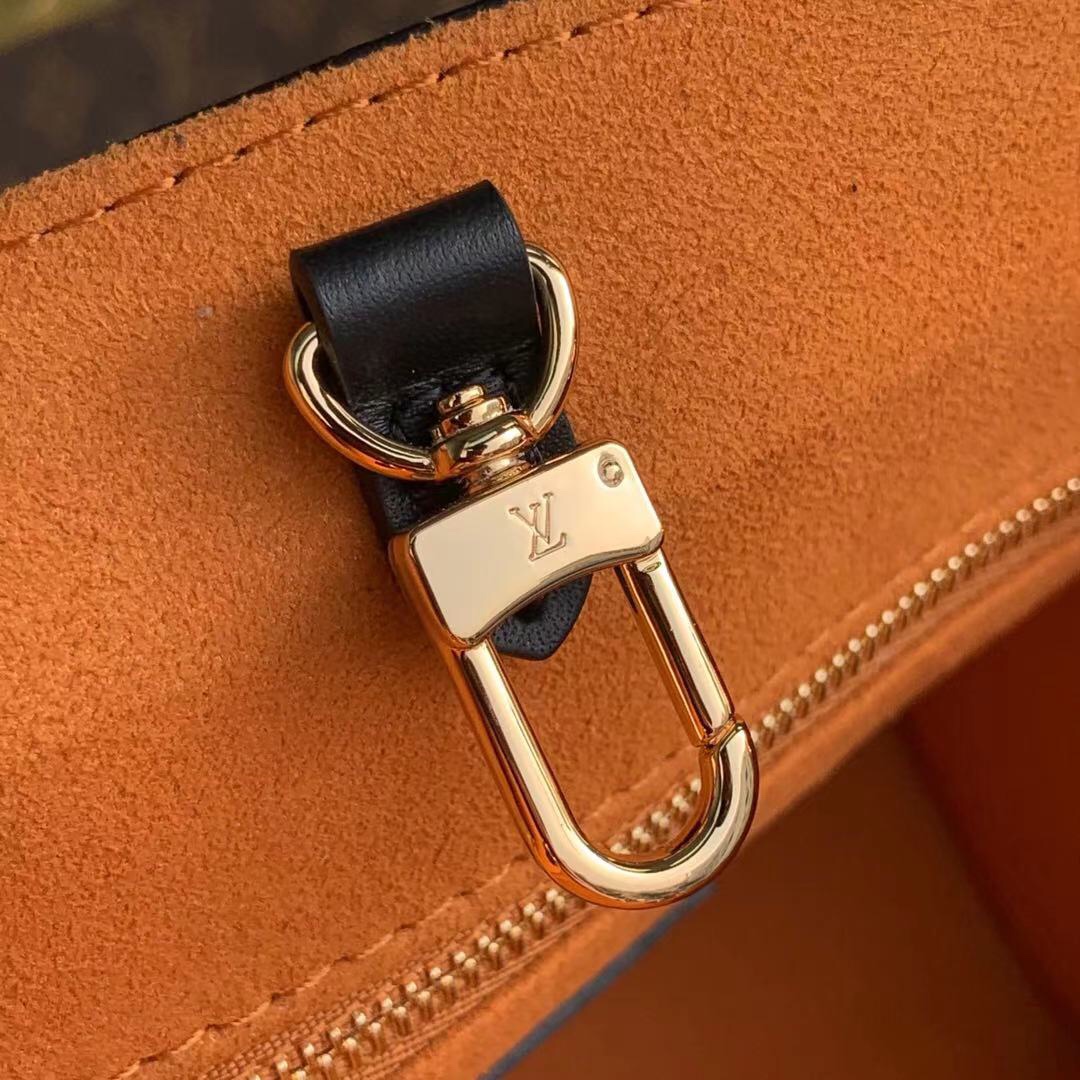 l0*is V*t0n onthego handbag-28*11*19cm