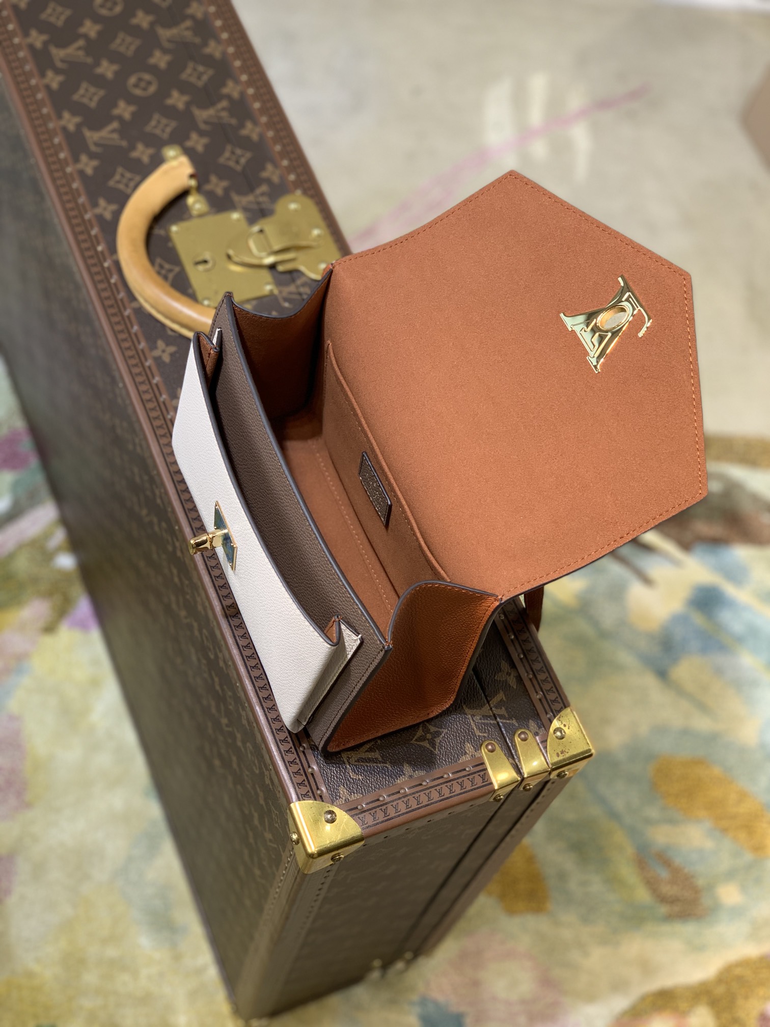 l0*is V*t0n m58949 mylockme bb-22.5 x 17.0 x 5.5cm