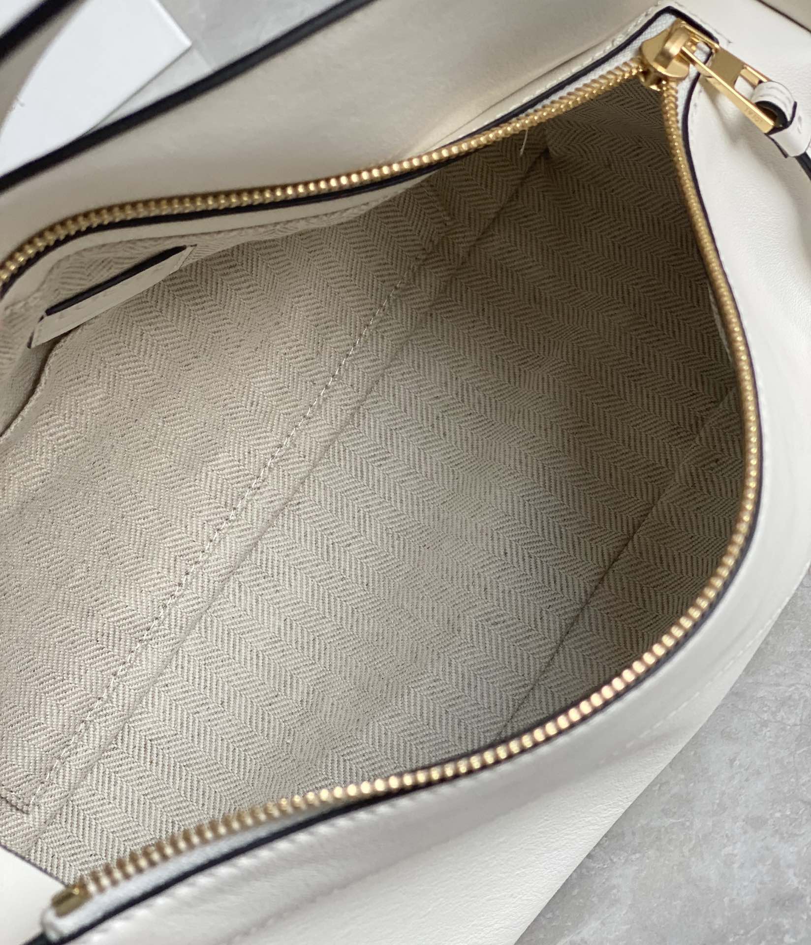 L0ew* puzzle medium bag-29*18*12cm