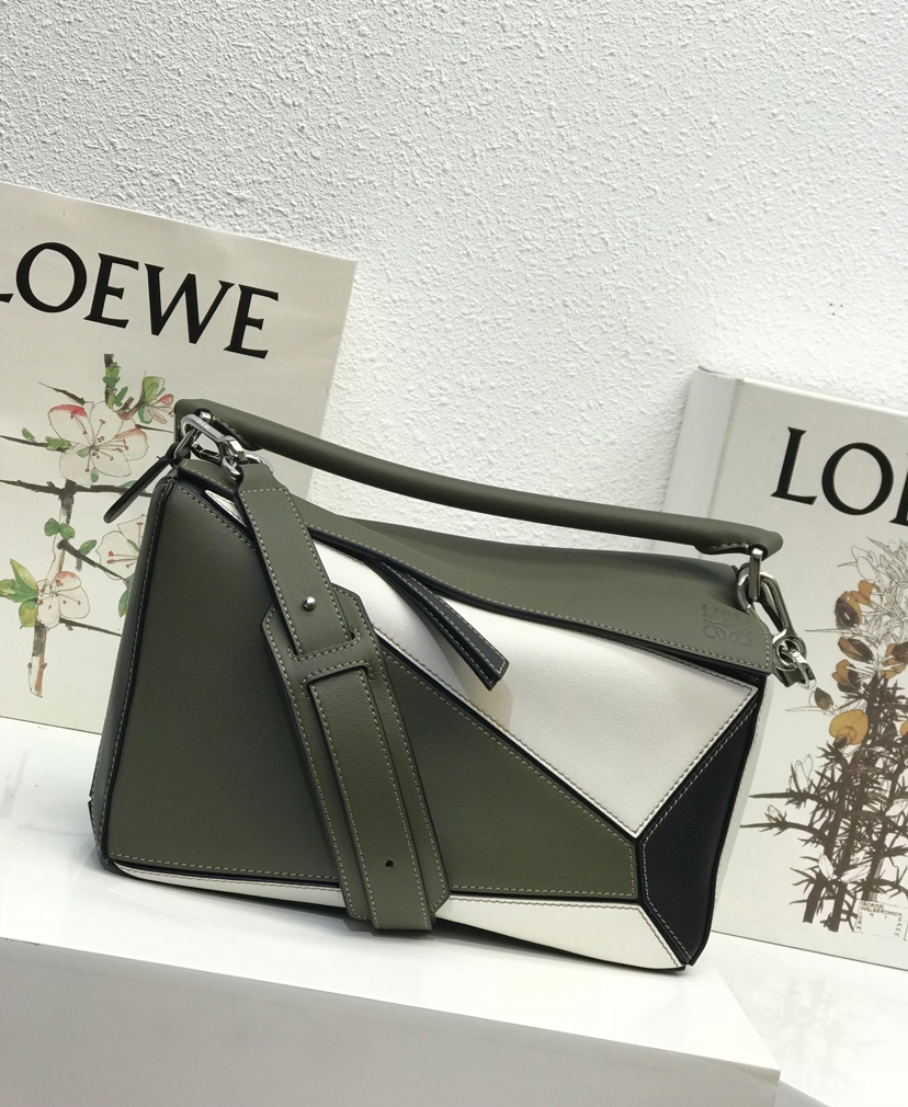 L0ew* puzzle medium bag-29*18*12cm