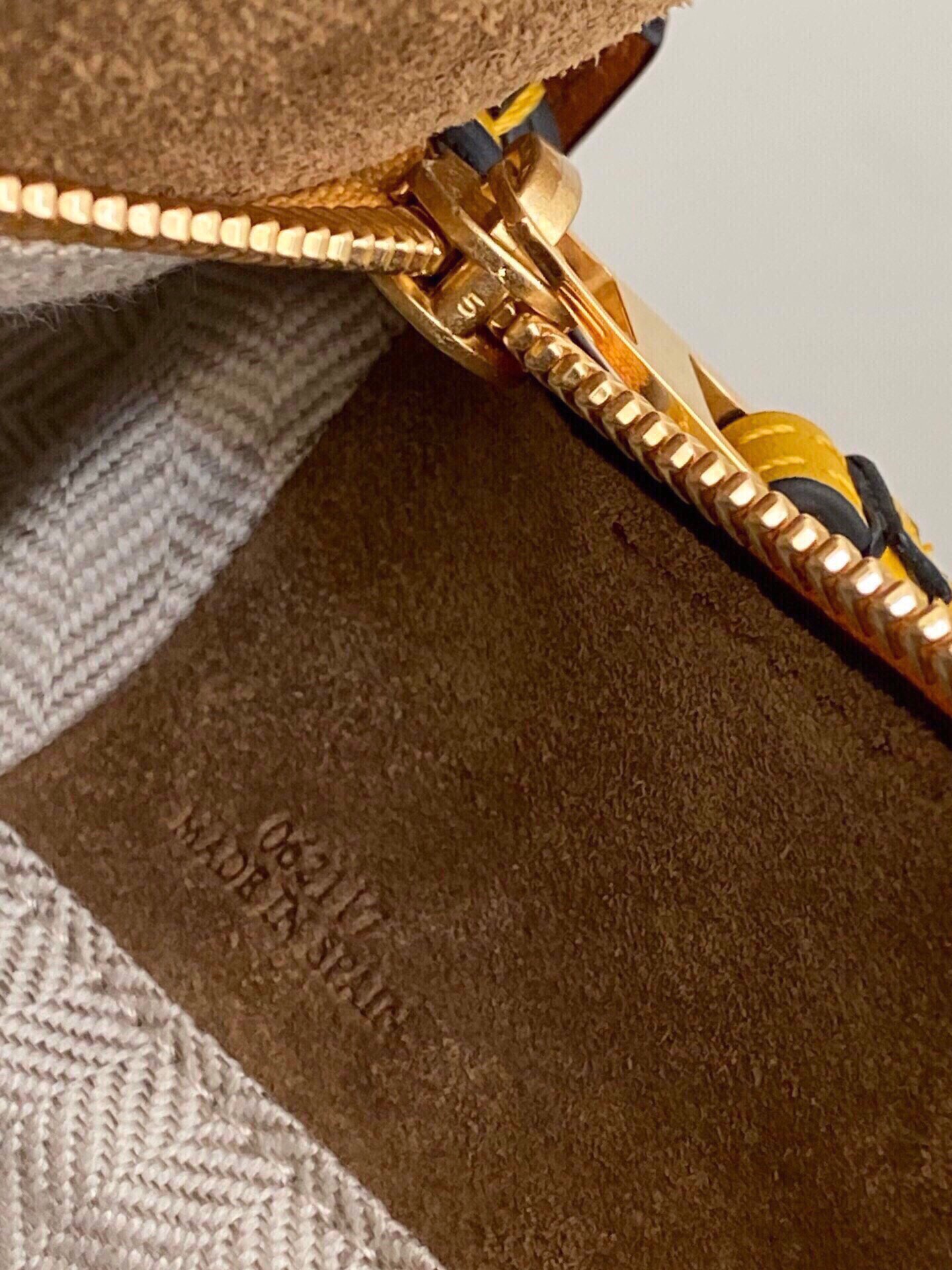 L0ew* puzzle small bag-24*10*14cm