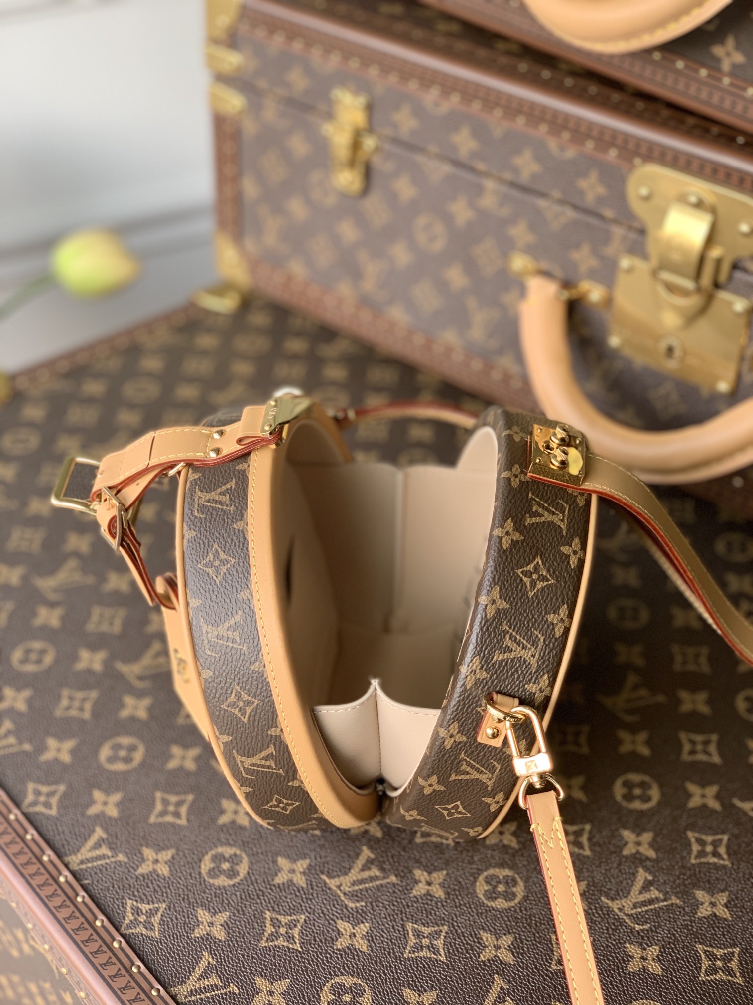 l0*is V*t0n petite boite chapeau-18*17*7cm