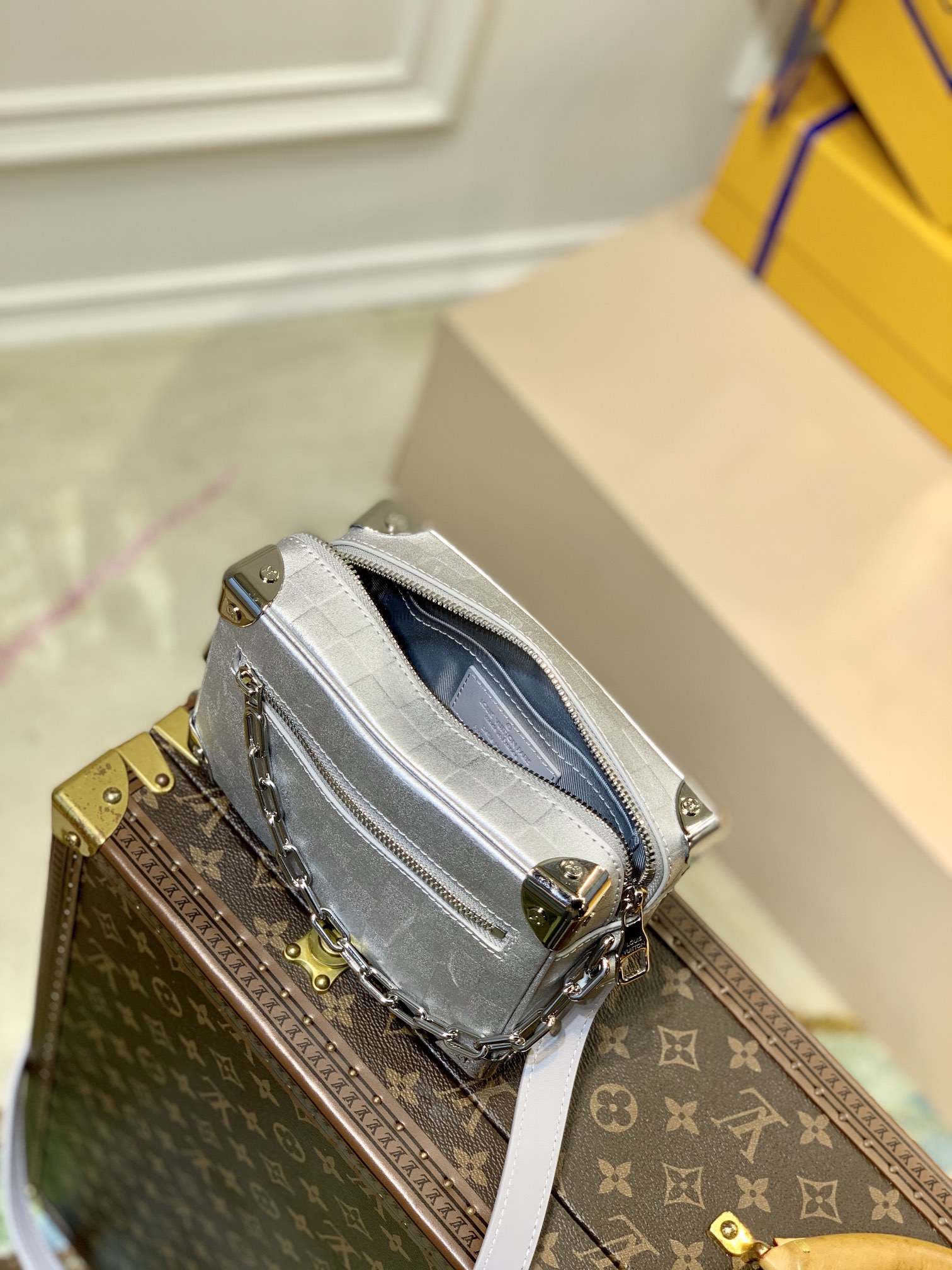 l0*is V*t0n mini soft trunk-m59726 -18*13*8m