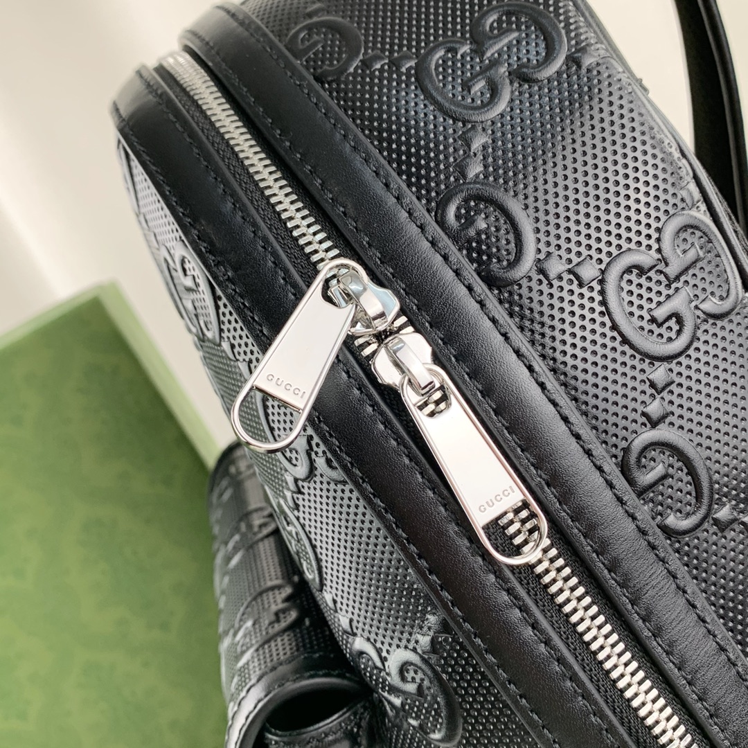 G*u*i backpack-27*37*13cm