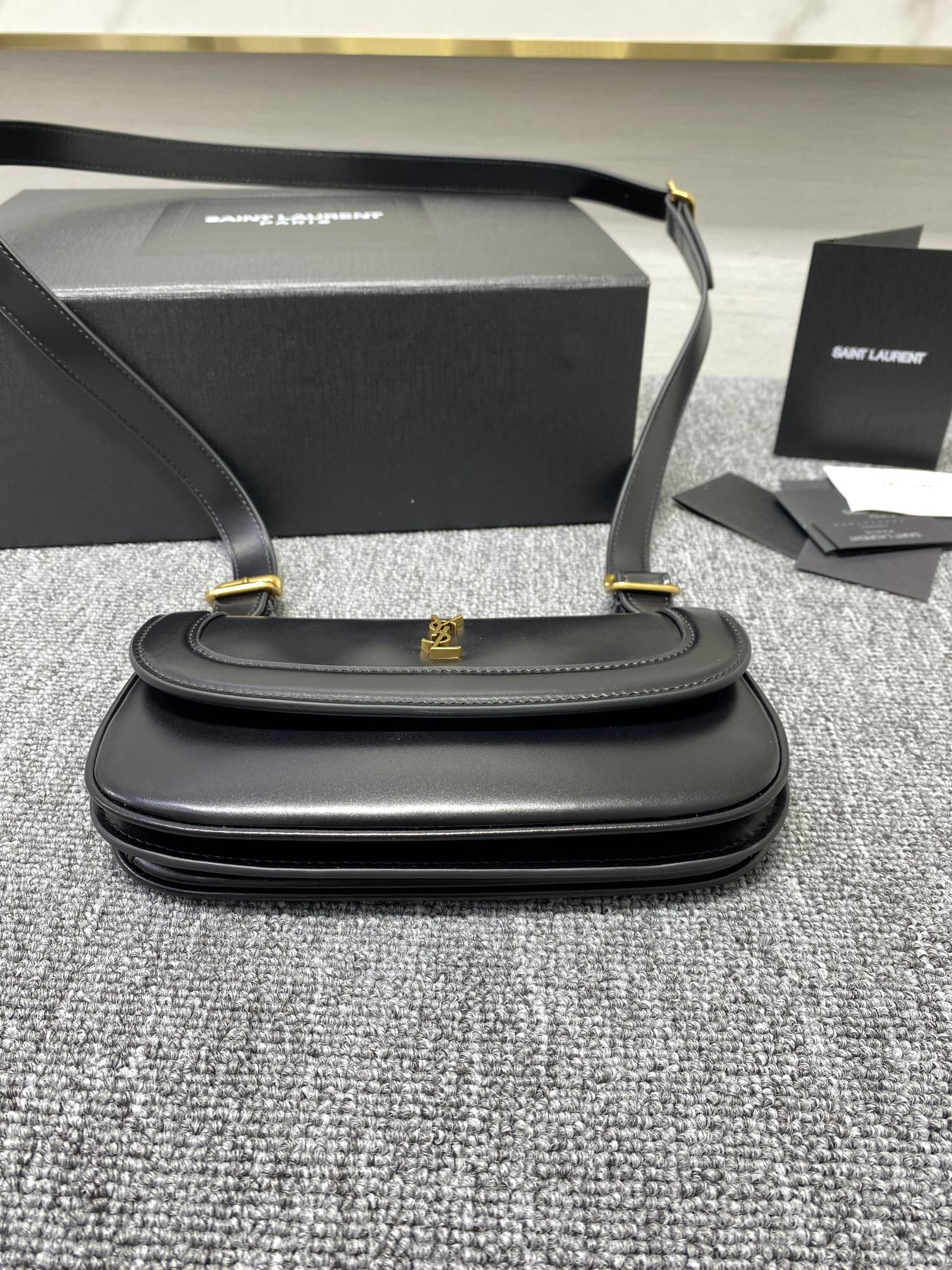 Va1e*ntin0 charlie handbags-18.5x13x3.5cm