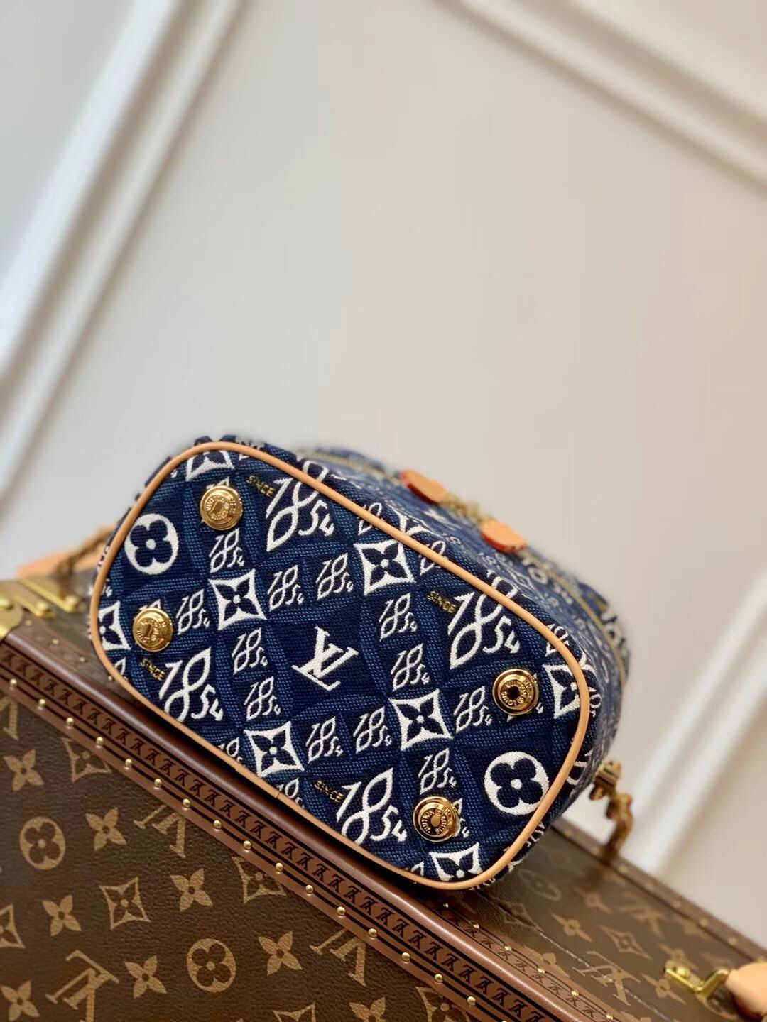 l0*is V*t0n since 1854 vanity-14*19*10cm