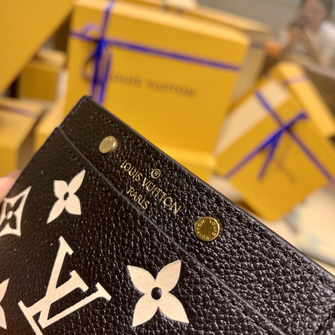 l0*is V*t0n card holder m81022-11.0 x 7.5 x 0.4cm