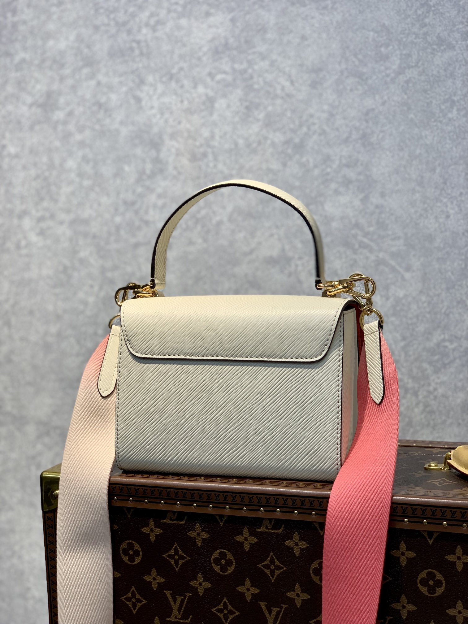 l0*is V*t0n twist -18*13*9cm