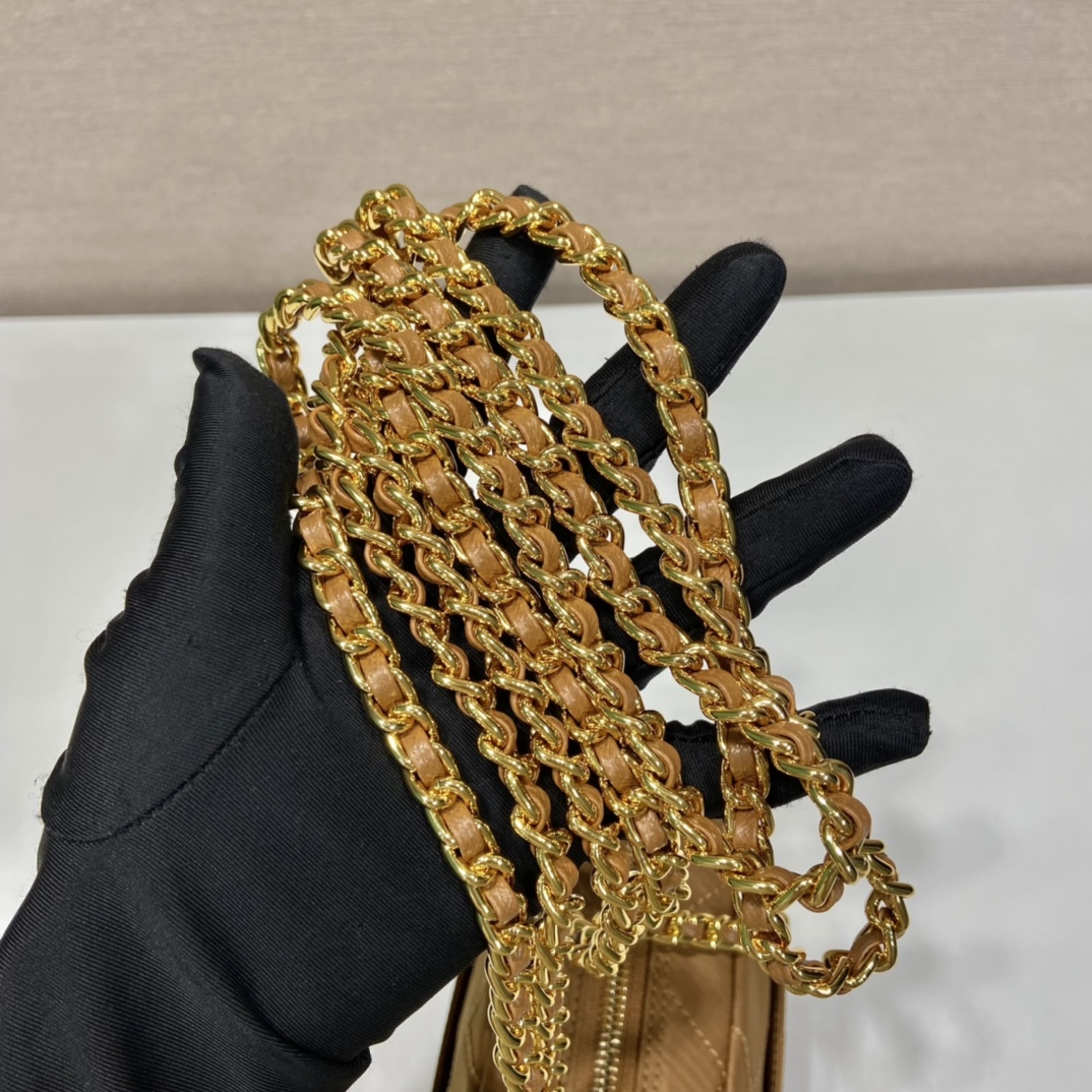 Pra*a 1bd632 vintage bag-19*14*6cm