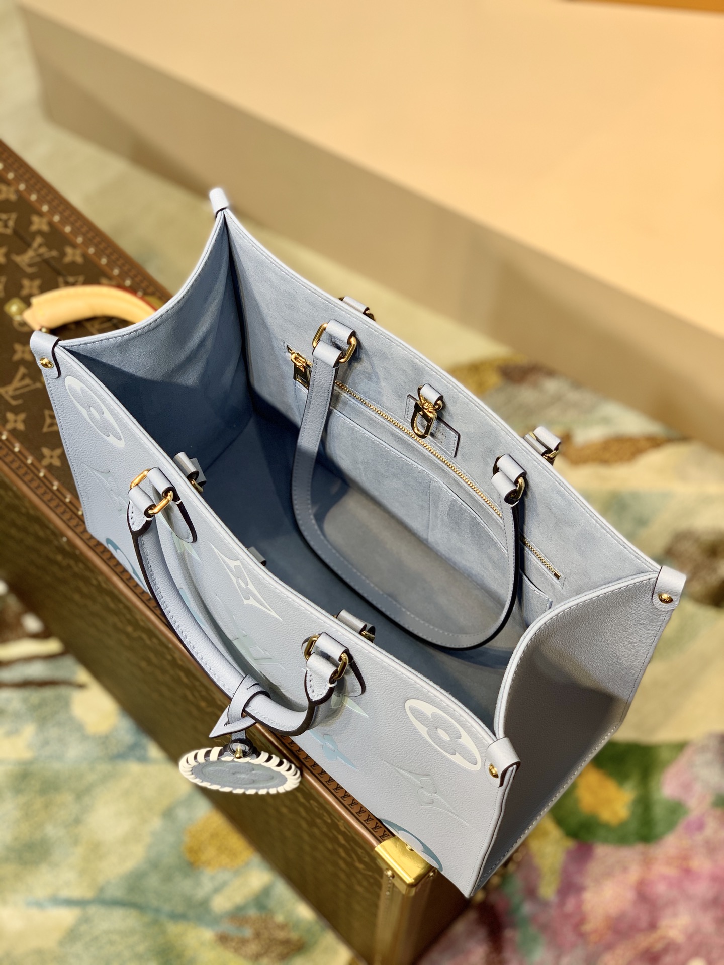 l0*is V*t0n by the pooll onthego handbag-35*27*14cm