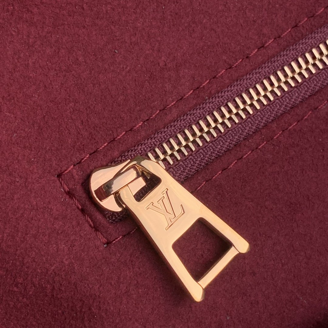 l0*is V*t0n small onthego handbag-35*28*15cm