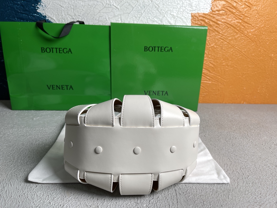 bo*te*ga Ve*ne*tatote-25*15*10cm