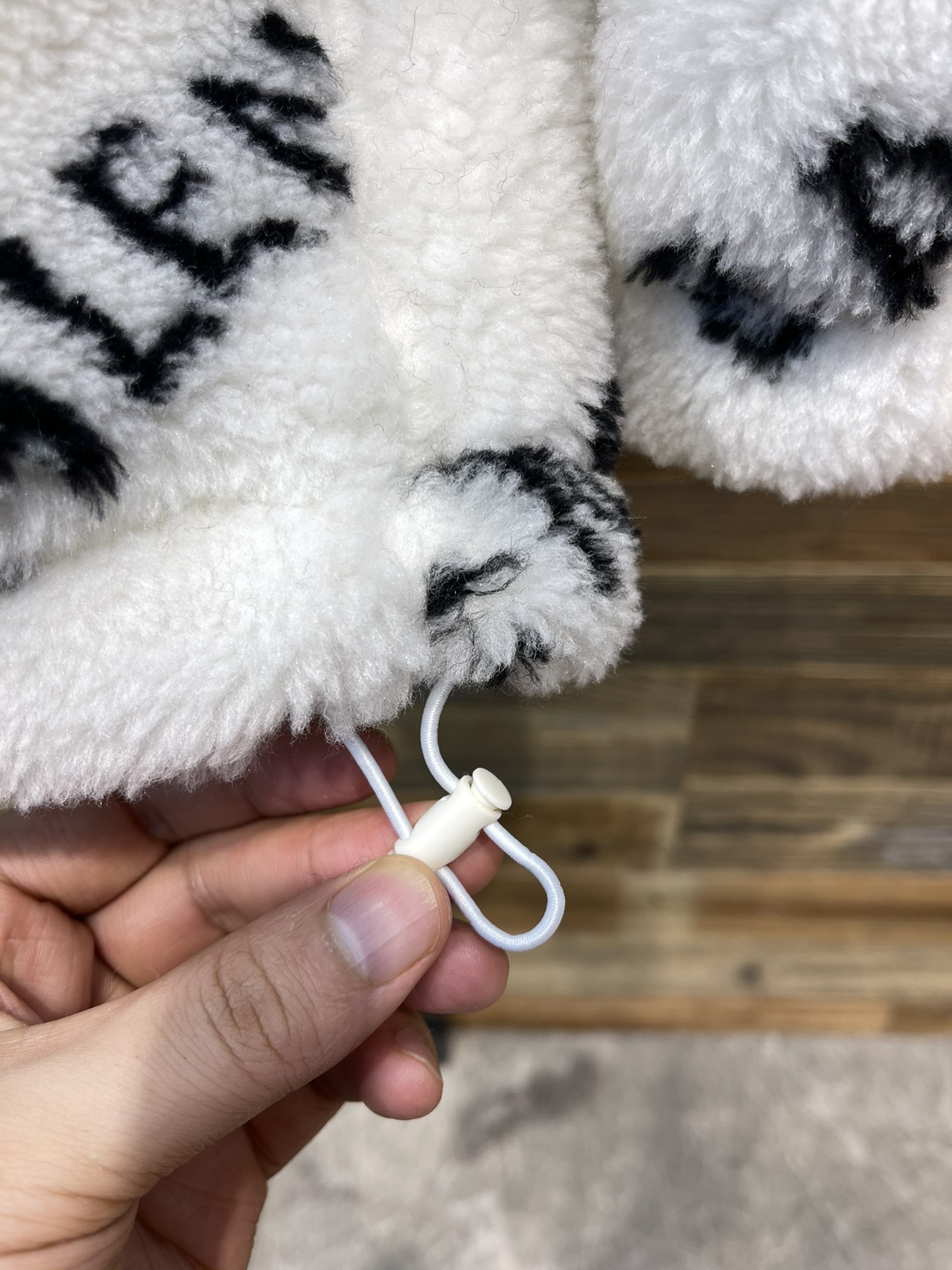 Ba*len*cia*ga fleece