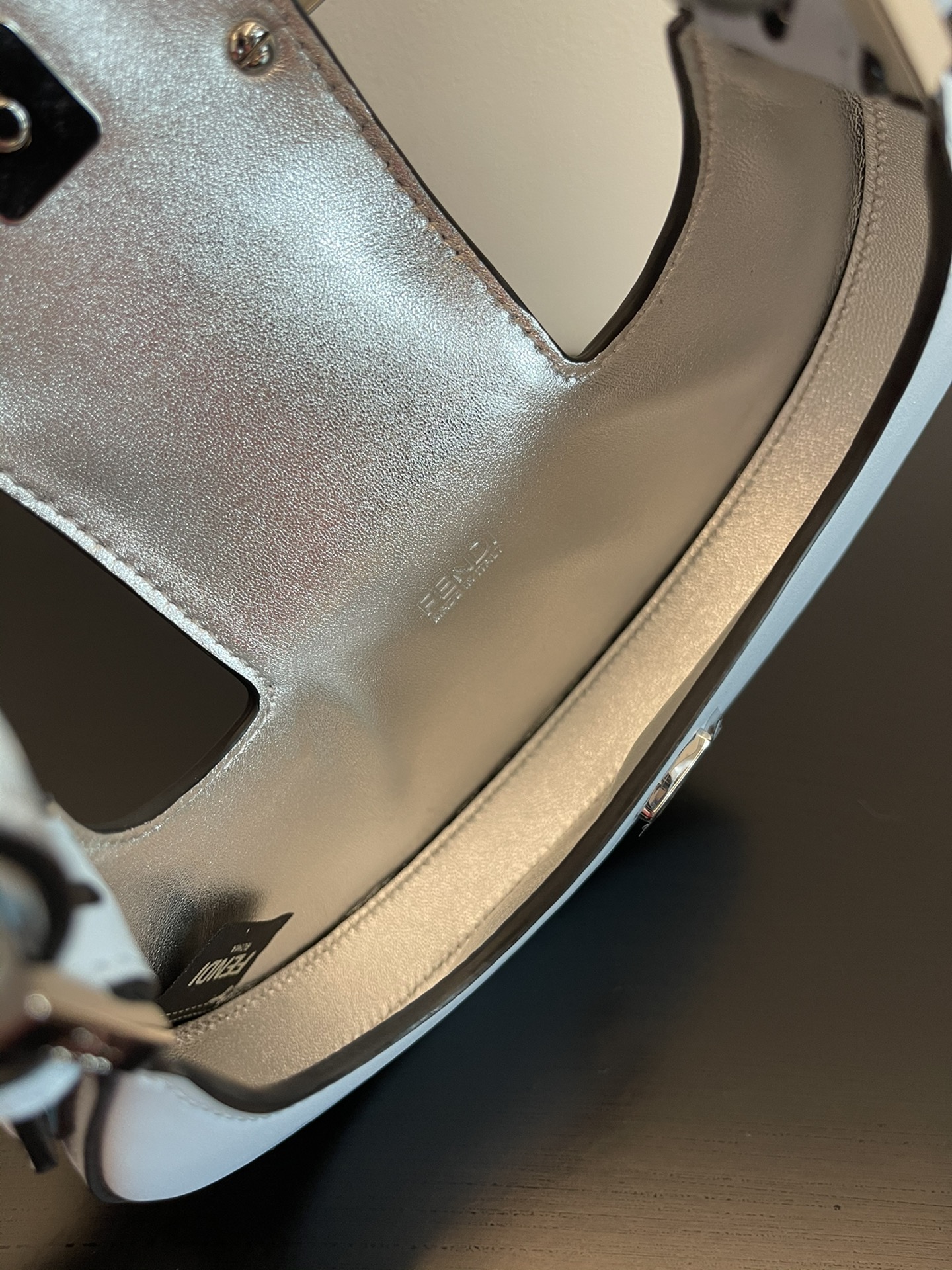 F**di cookie-22x4.5x17.5cm