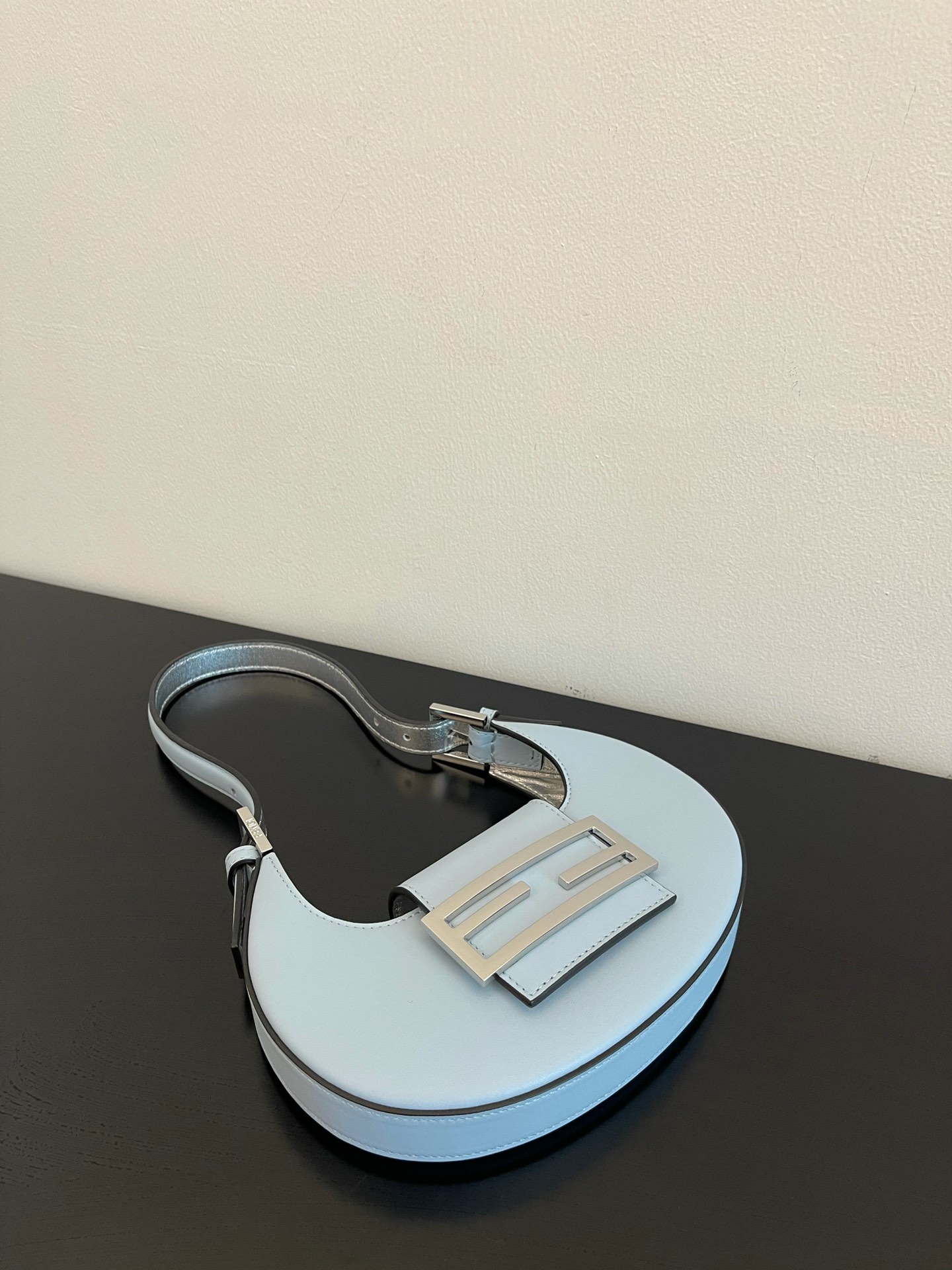 F**di cookie-22x4.5x17.5cm