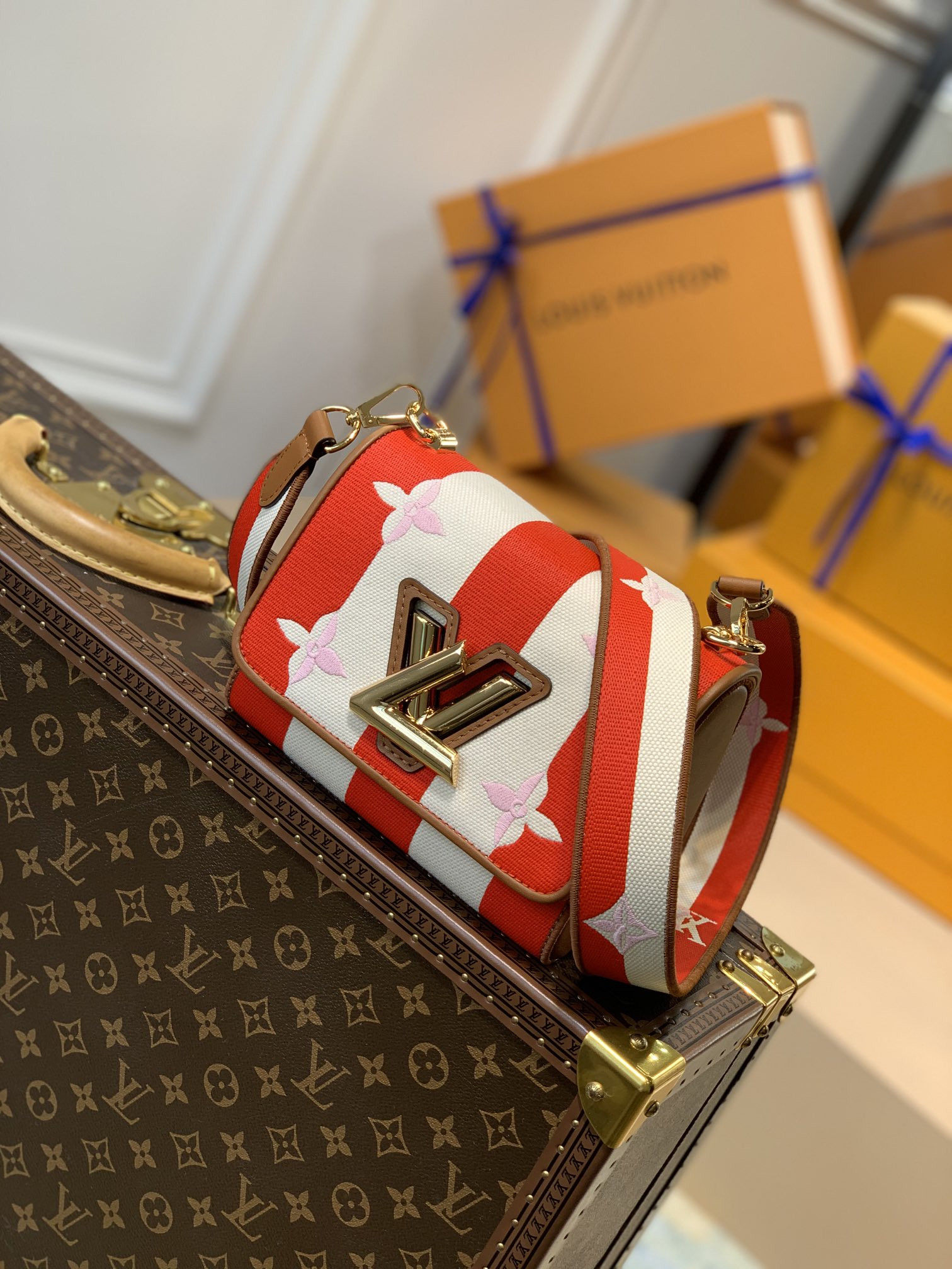 l0*is V*t0n twist -18*13*9cm