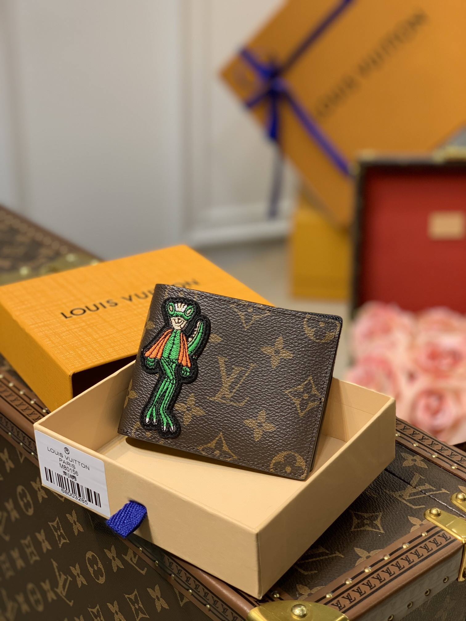 l0*is V*t0n slender wallet-11*8.5*2cm