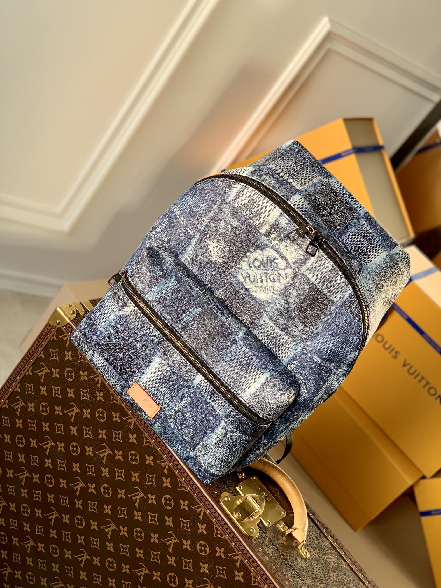 l0*is V*t0n discovery backpsck-37*40*20 cm