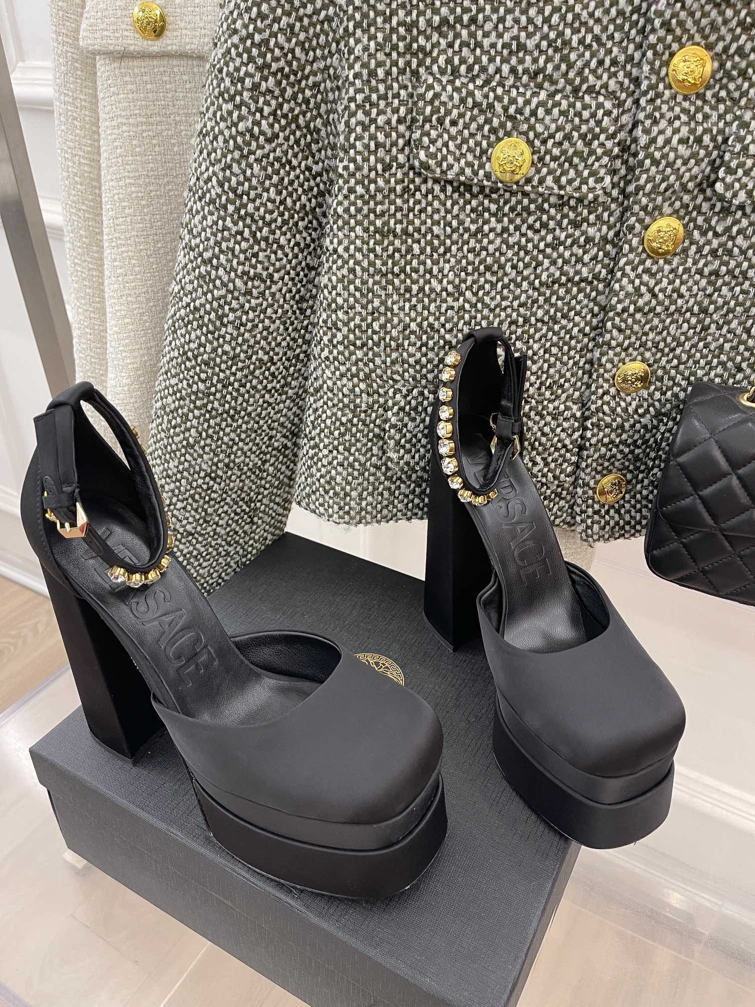 Versace 2022SS Sandals-14CM(EU35-42)