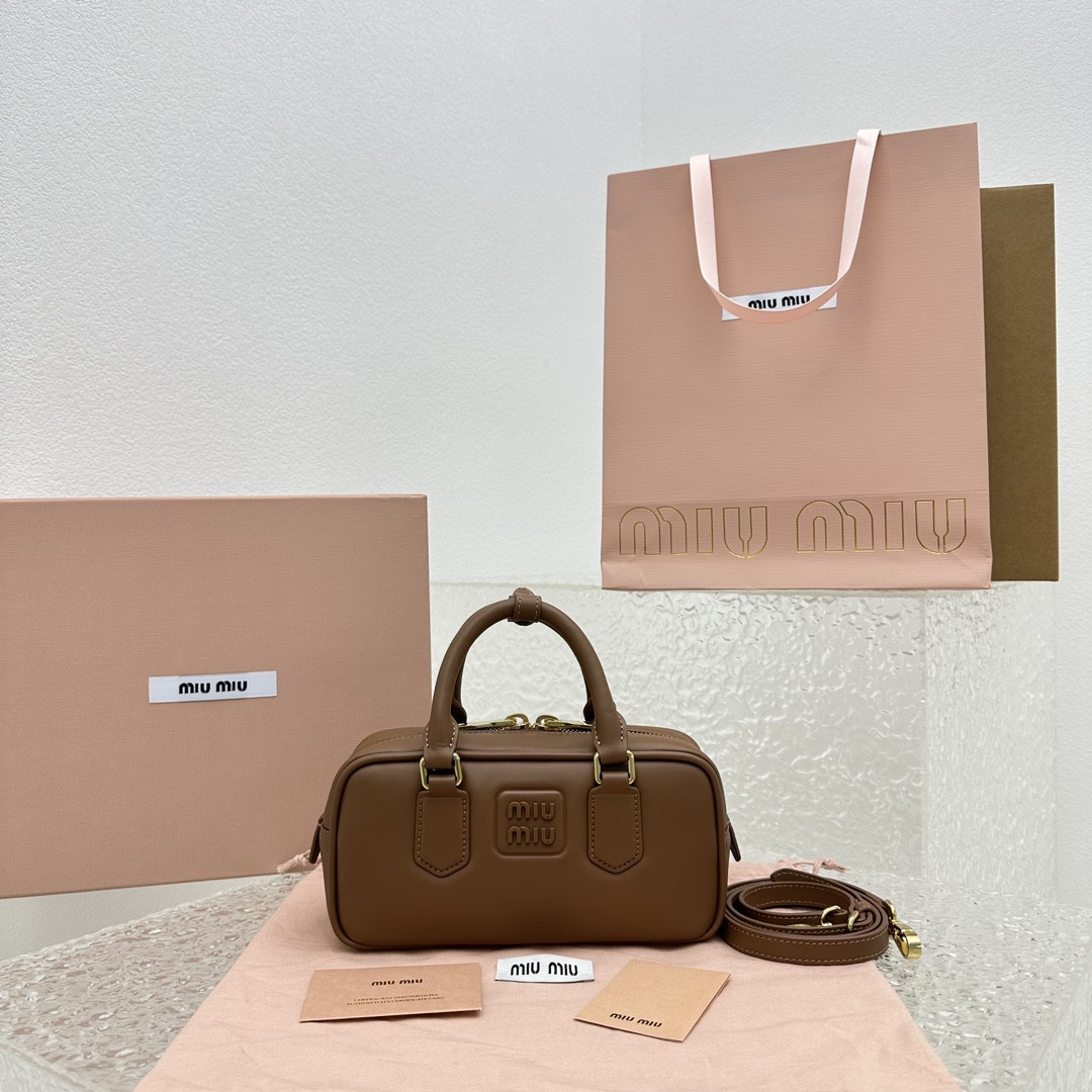 M*um*u ss23 softy padded bag-22*10*7.5cm