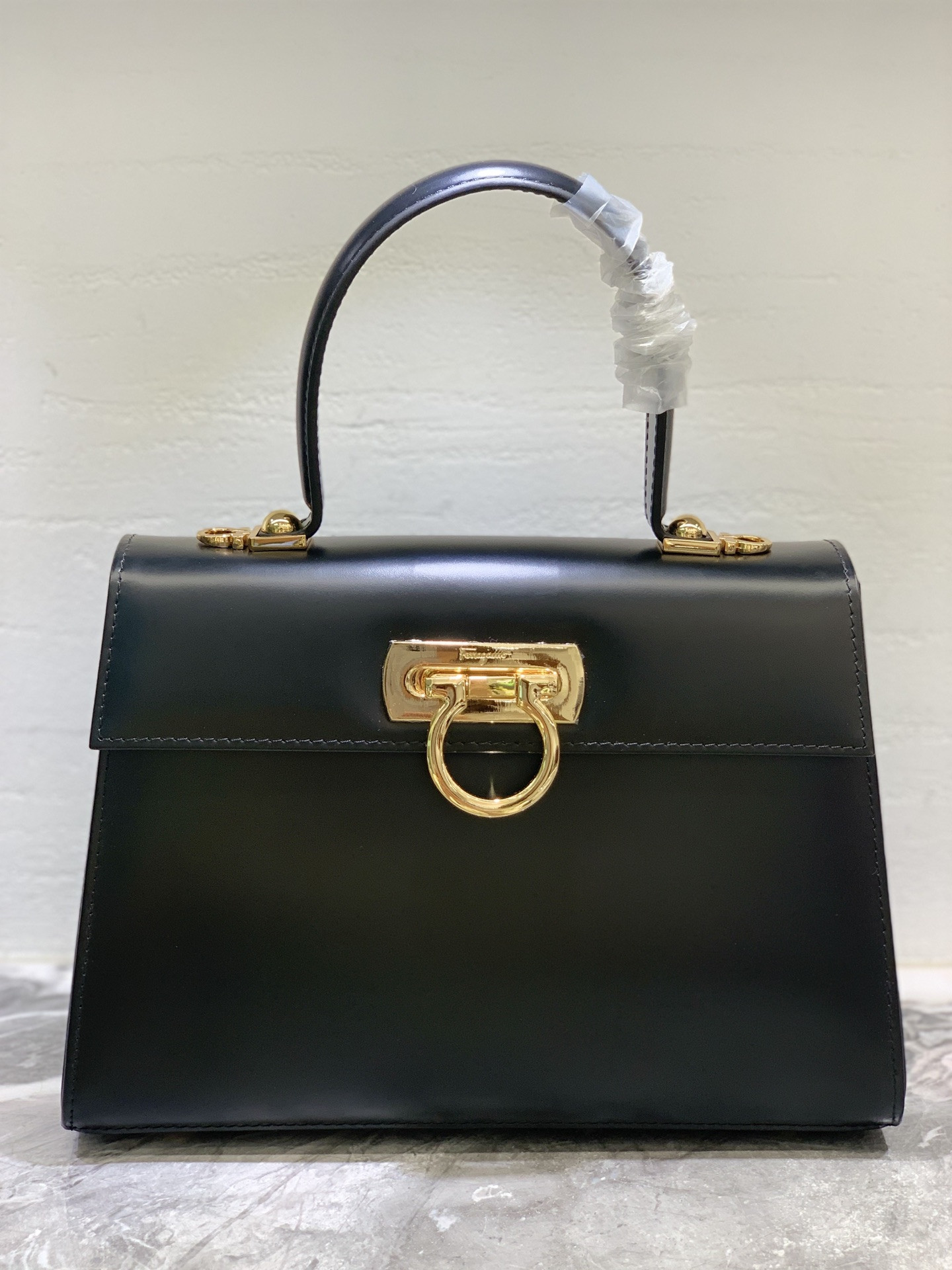 Ferragamo Tote-27×20×10CM