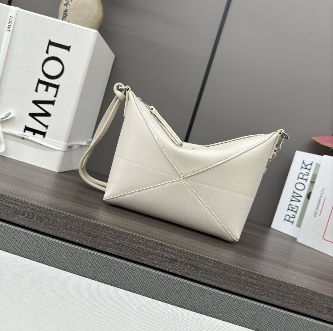 L0ew* puzzle fold pouch-23*6.5*15.5cm