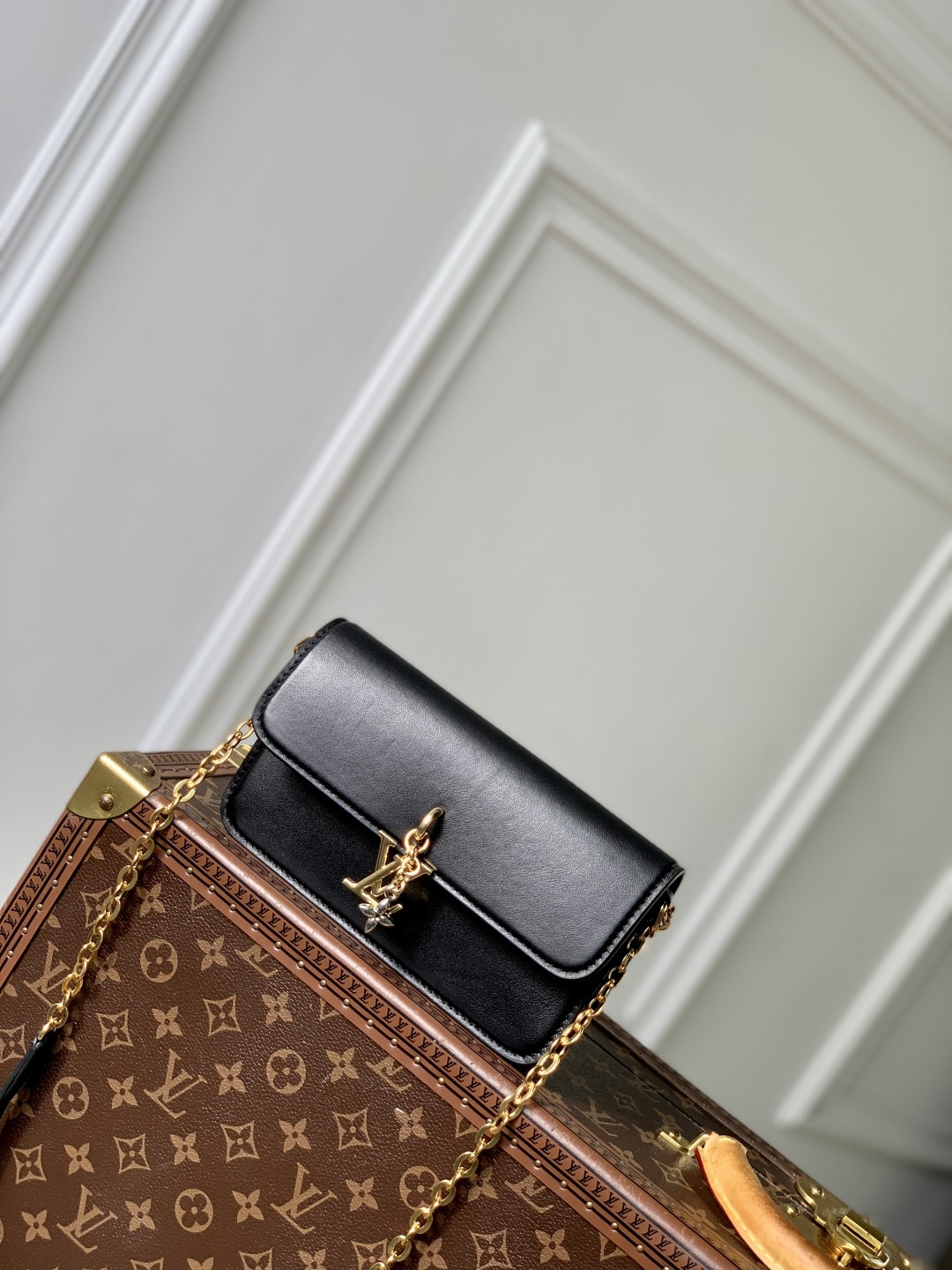 L0vis Vuitt*n Bloom Wallet On Chain Bag -M14851-11.5 x 4 x 20 CM