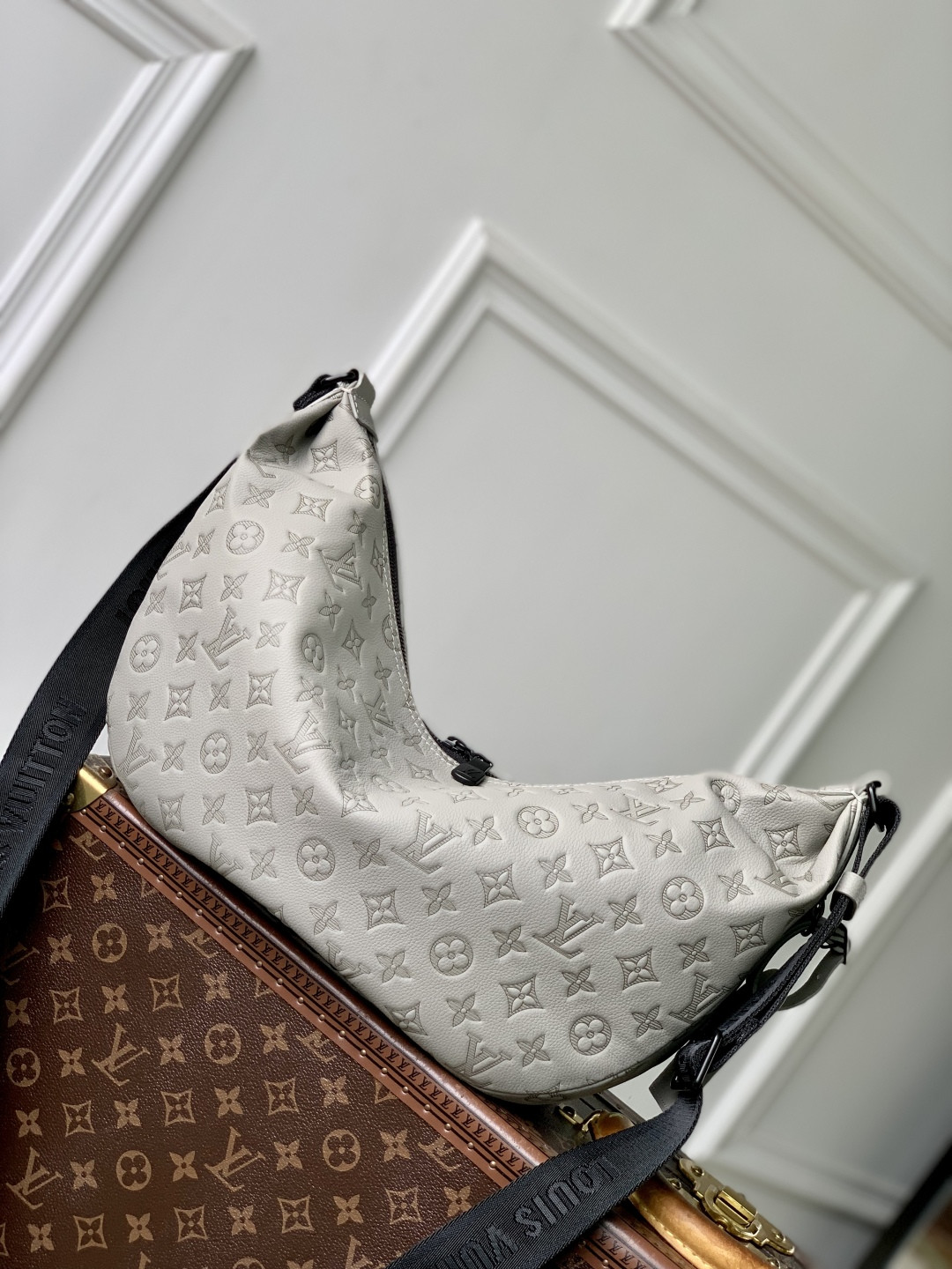 l0vis Vvtt0n hobo hamac bag-19 x 10 x 39cm