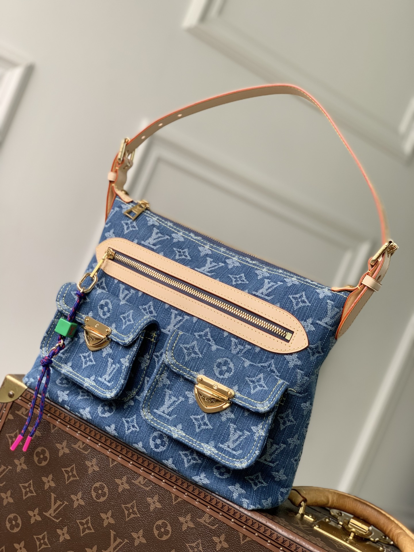 Lo*uis Vvtt0n Baggy Monogram Denim - Handbags M27329-30 x 22 x 13CM