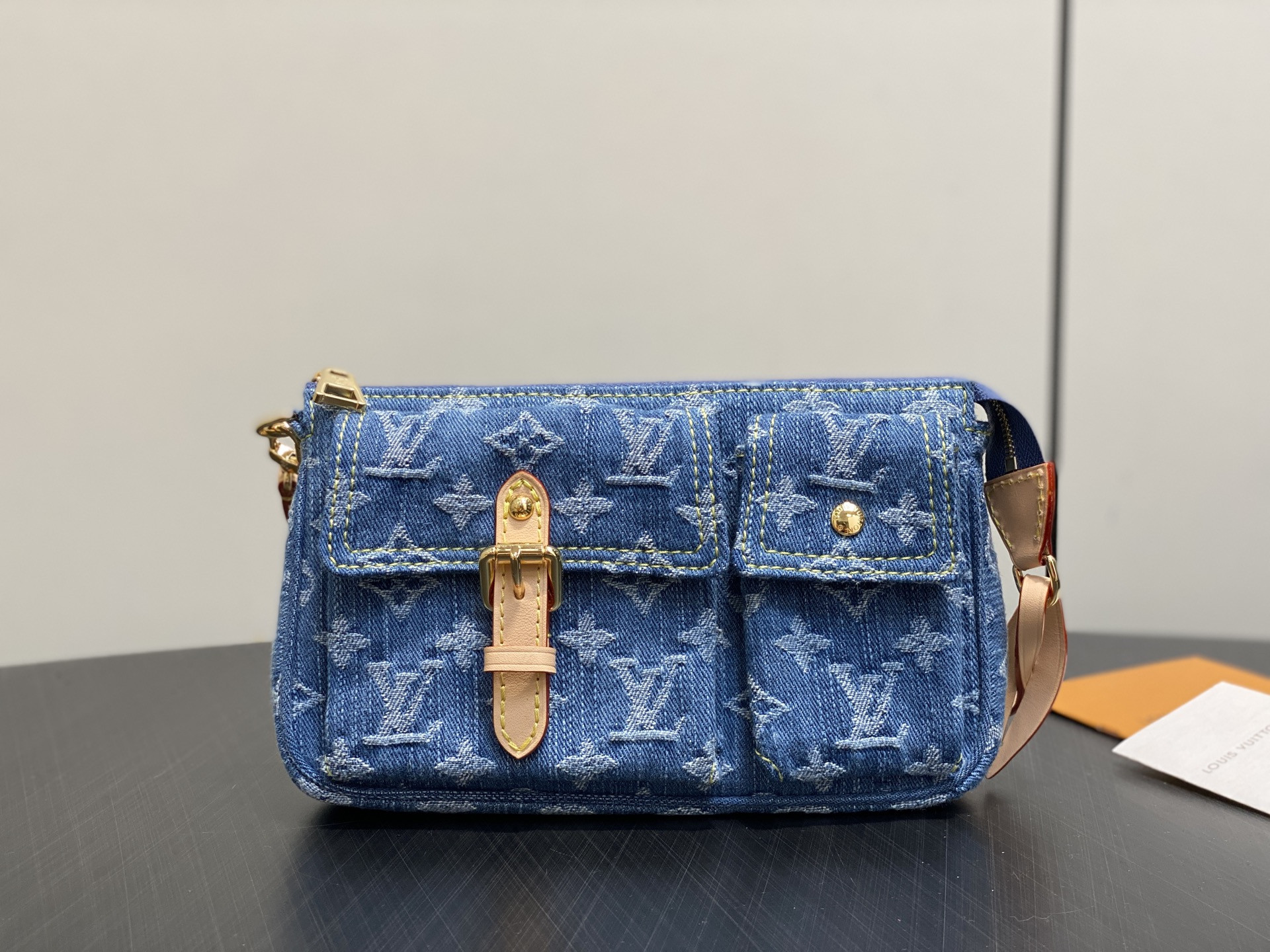 Lou*is Vvtt0n Pochette Accessoire Cargo Monogram Denim-23.5 x 14 x 3CM