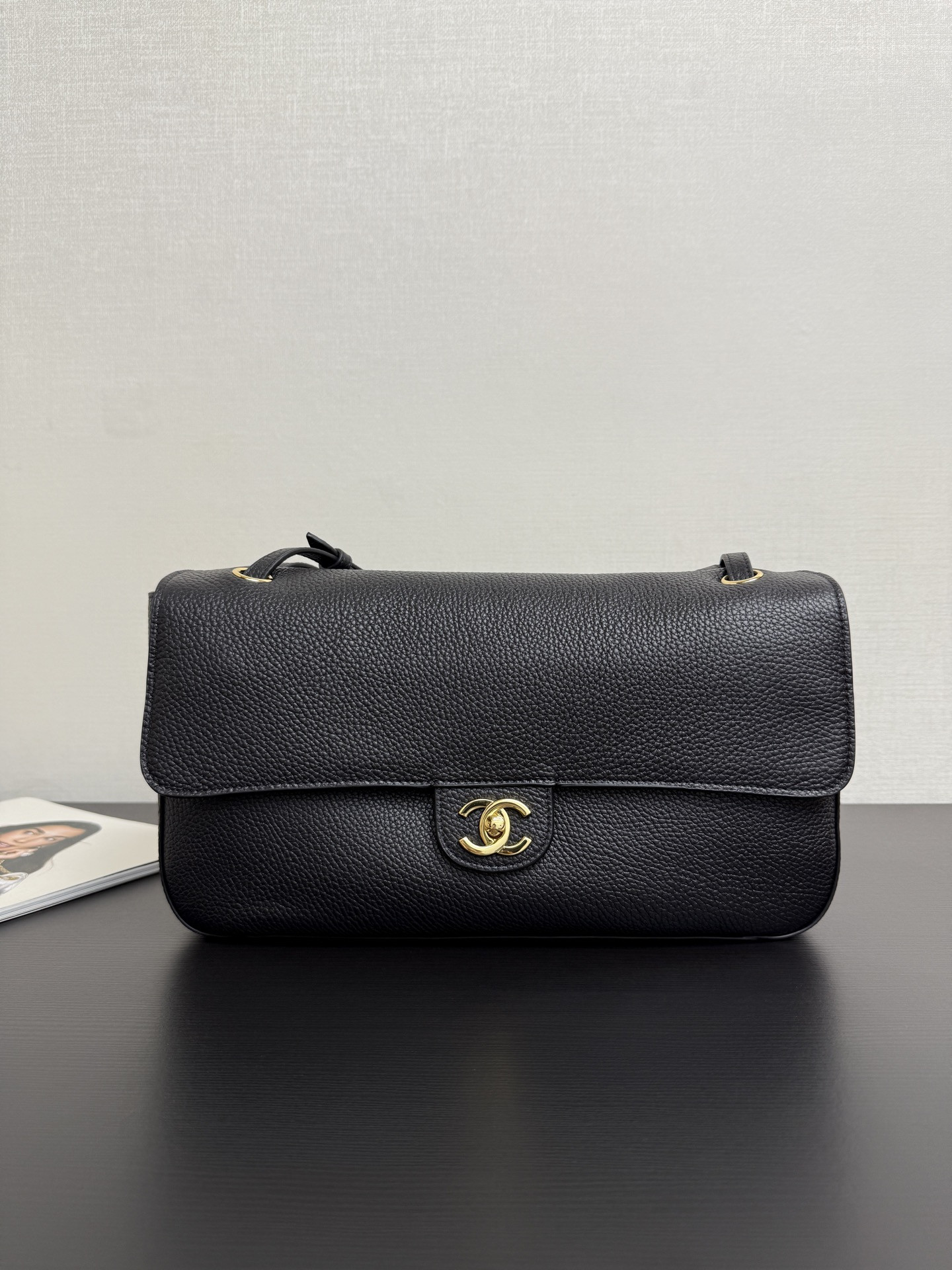 Cha*nel Grained Calfskin Small Souplissimo Maxi Flap Black-32CM