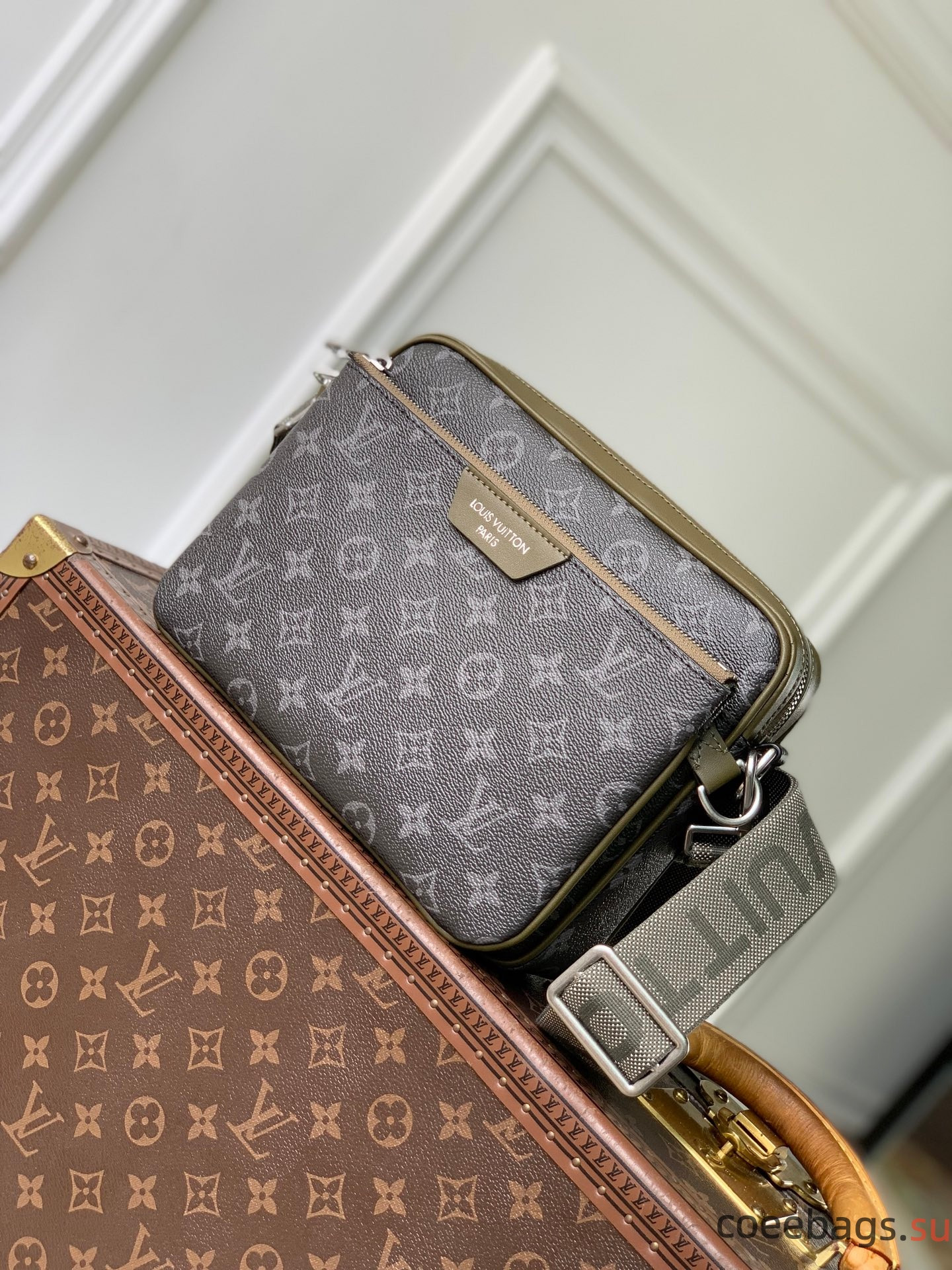 L0vis Vvtt0n Trio Messenger Bag -M28628-25 x 18.5 x 7CM