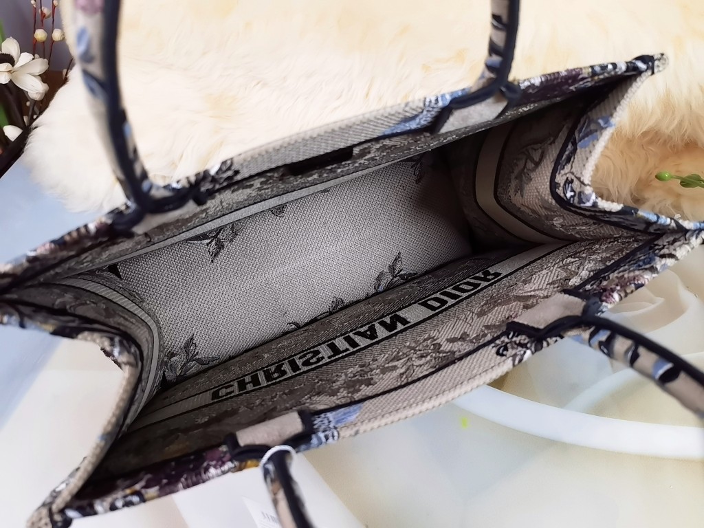 D*or small book tote-36*18*28cm