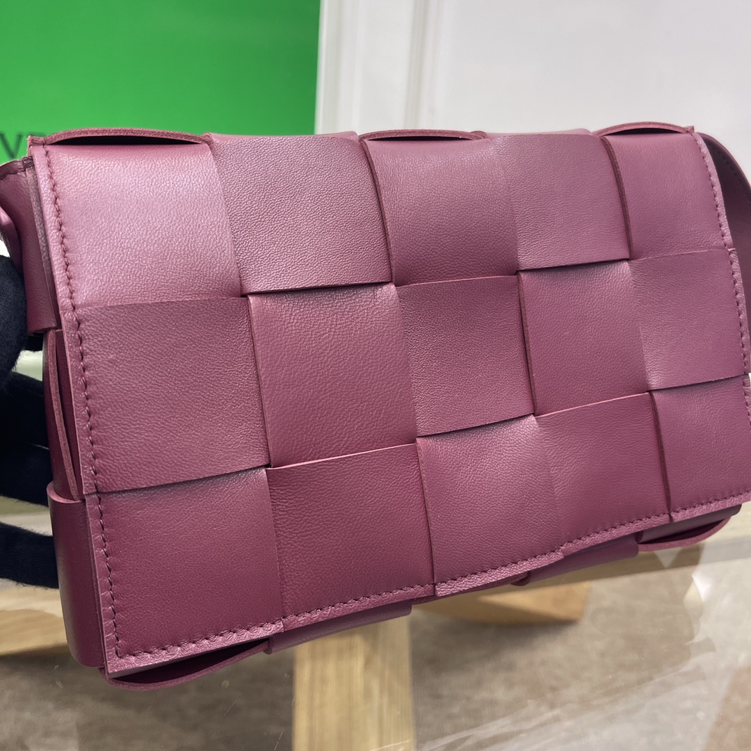 bo*te*ga Ve*ne*ta crossbody bag-23*15*6cm