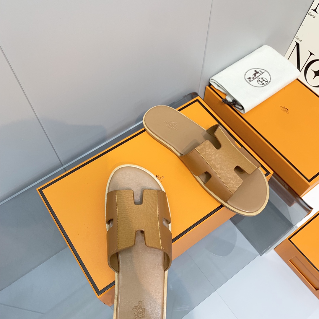 H**mes sandals