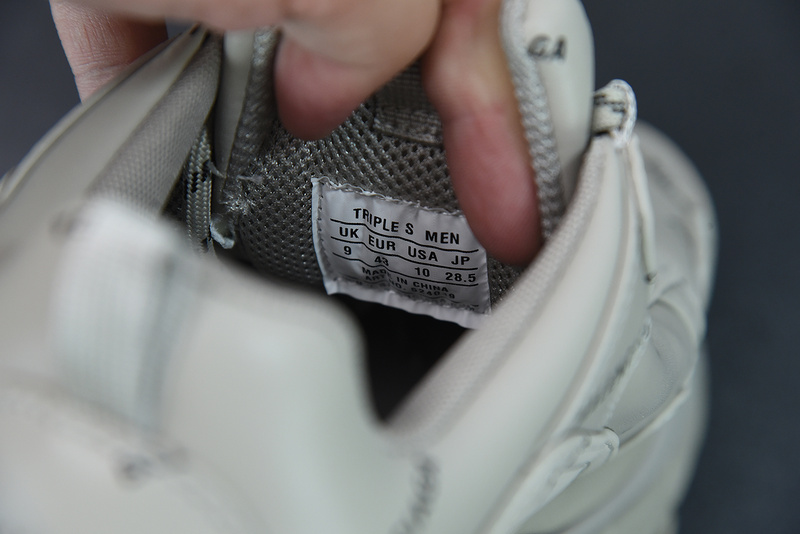 Ba*len*cia*ga triple s